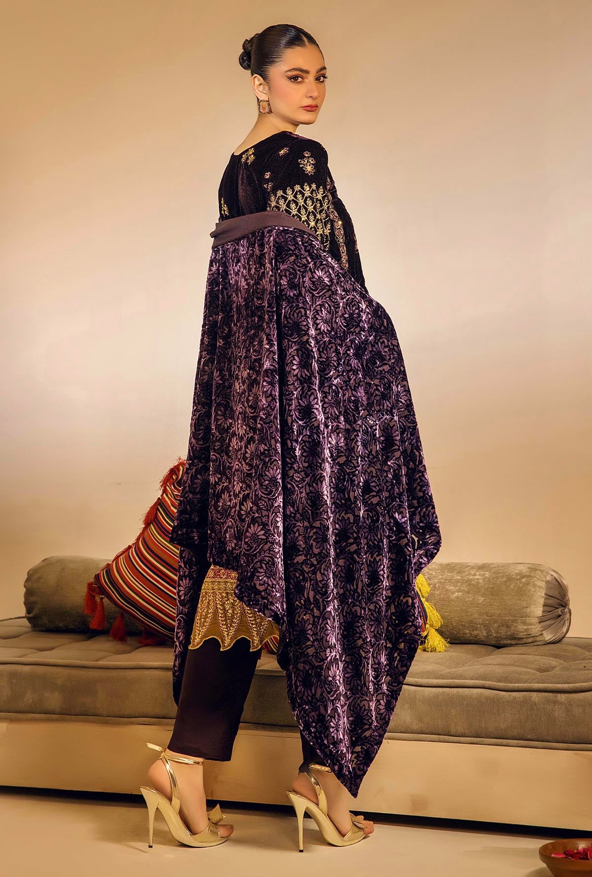 1 Piece – Embroidered Velvet