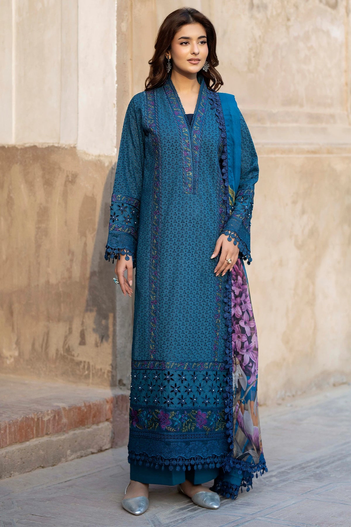 3 Piece – Embroidered Lawn