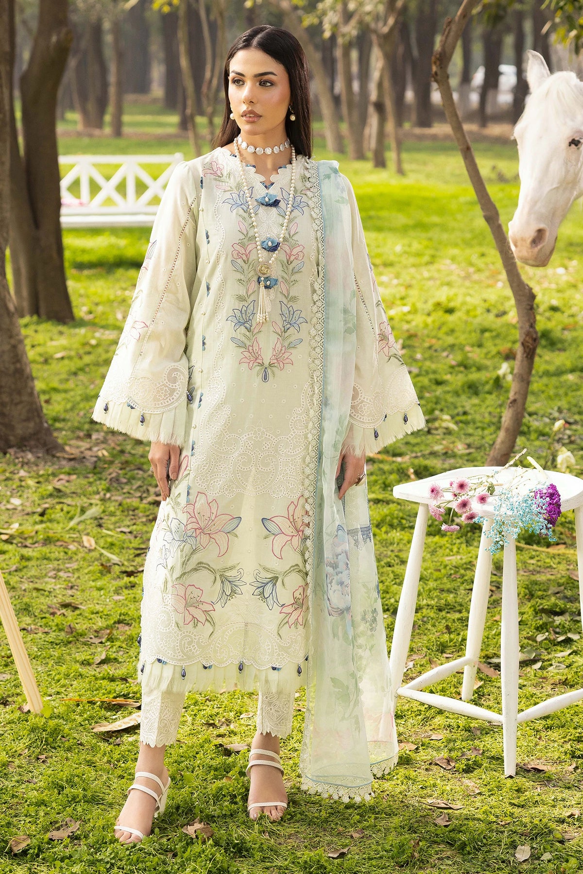 3 Piece – Embroidered Lawn