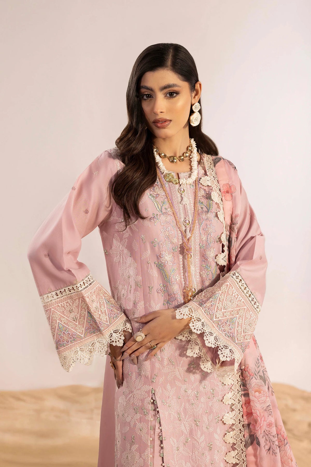3 Piece – Embroidered Lawn