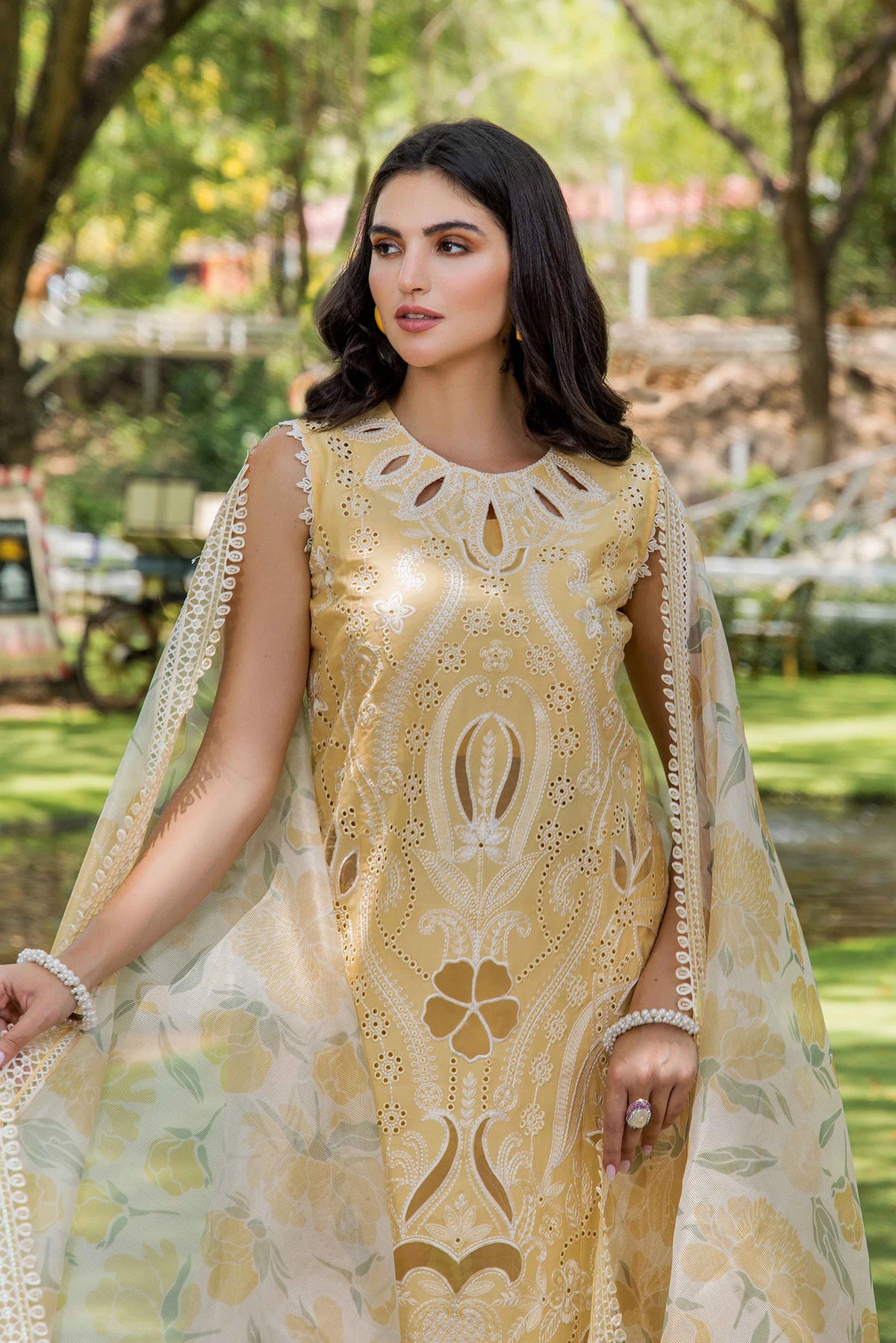 3 Piece – Embroidered Lawn