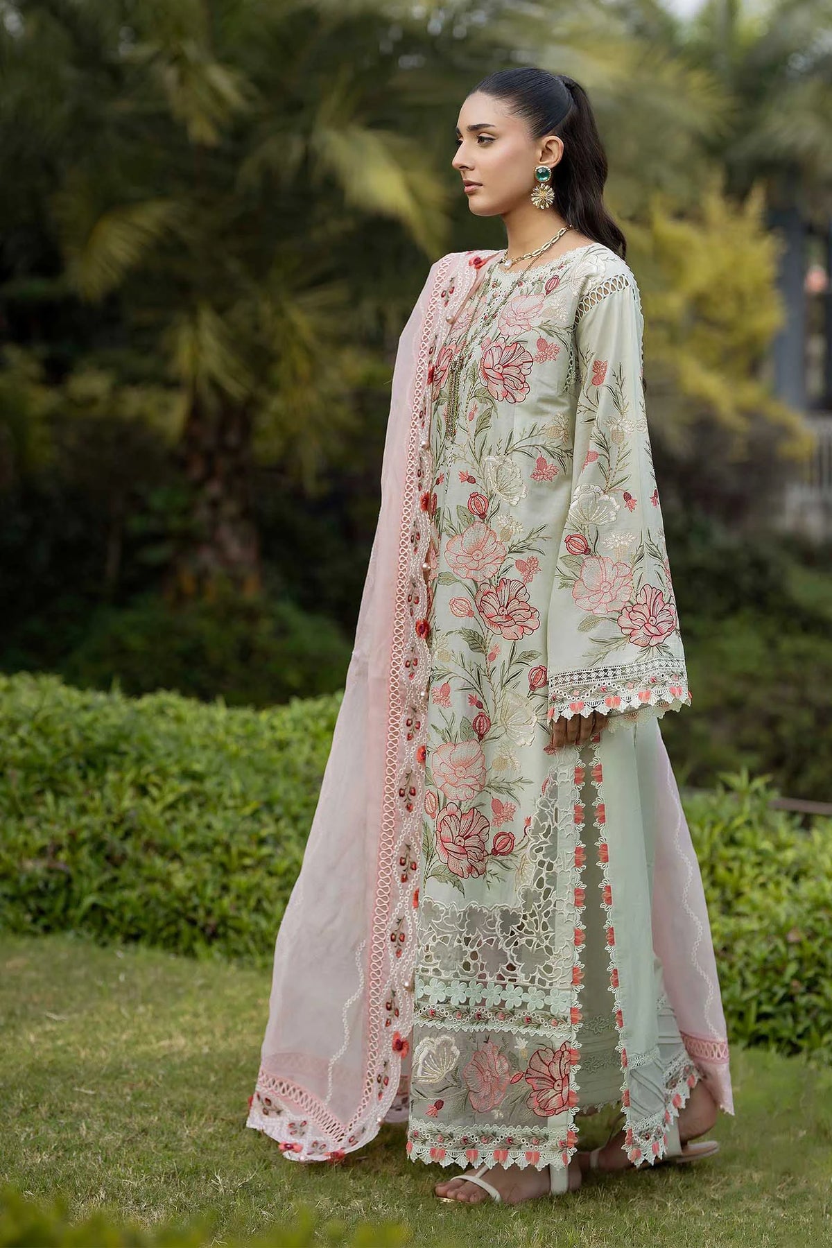 3 Piece – Embroidered Lawn
