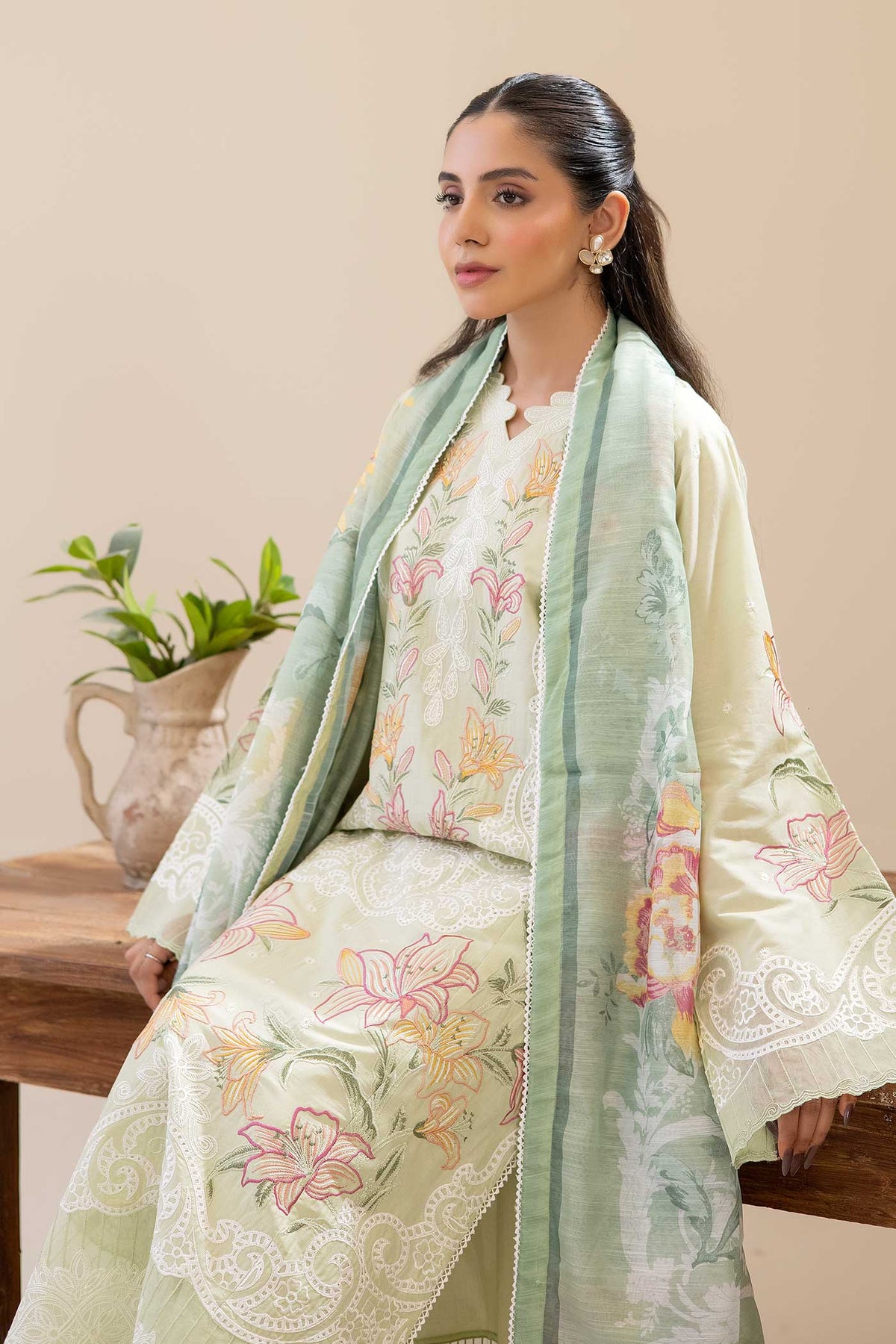 3 Piece – Embroidered Lawn