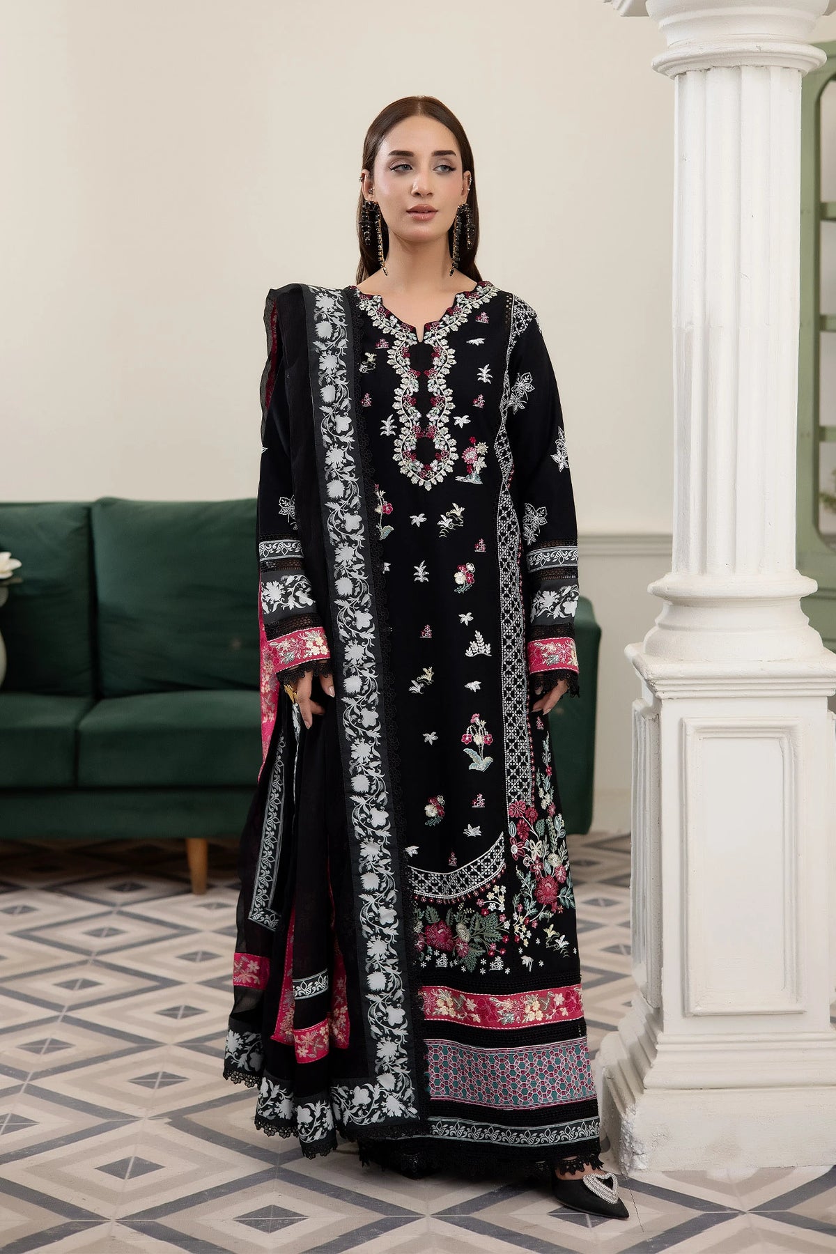 3 Piece – Embroidered Lawn