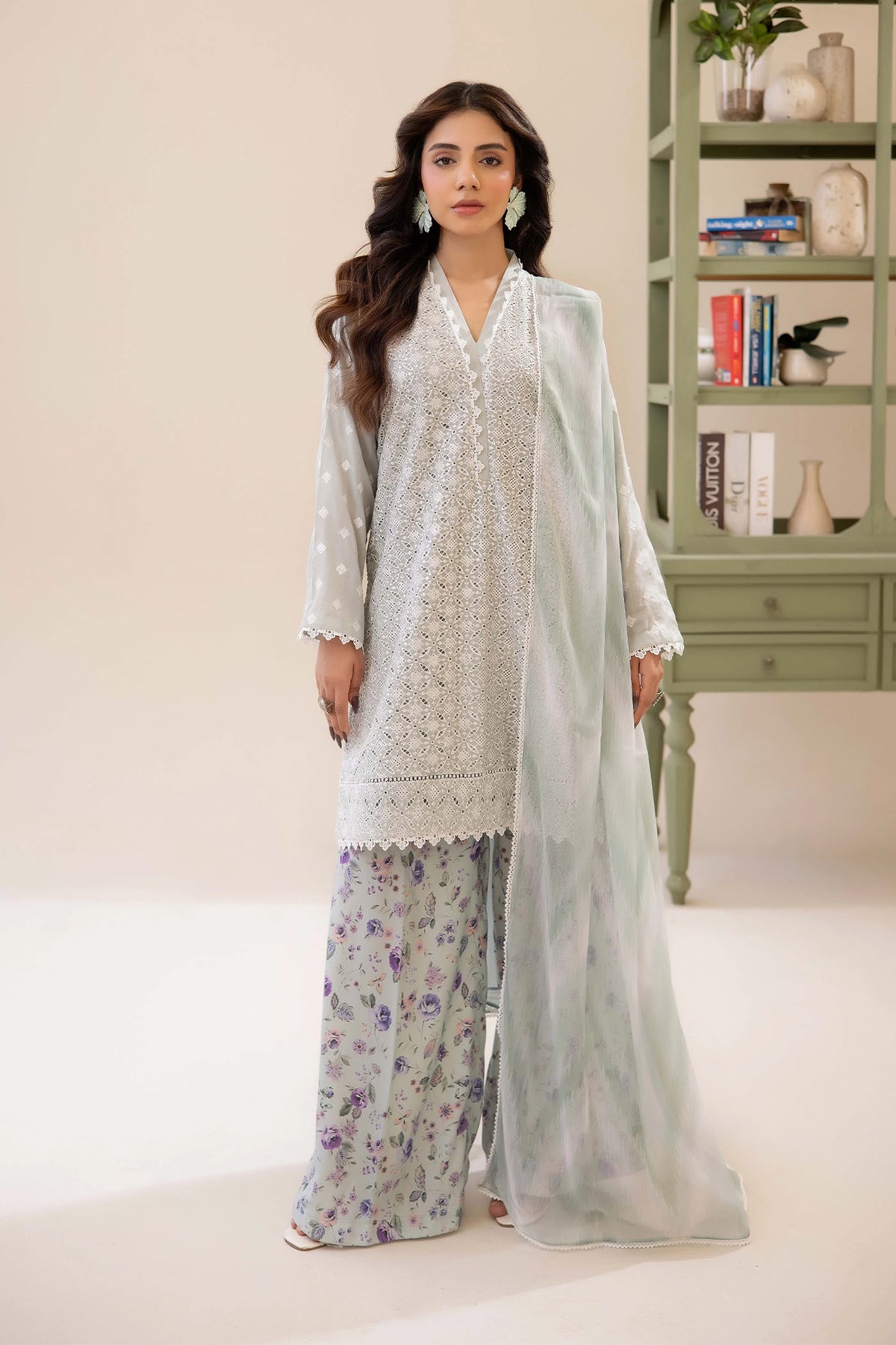 3 Piece – Embroidered Lawn