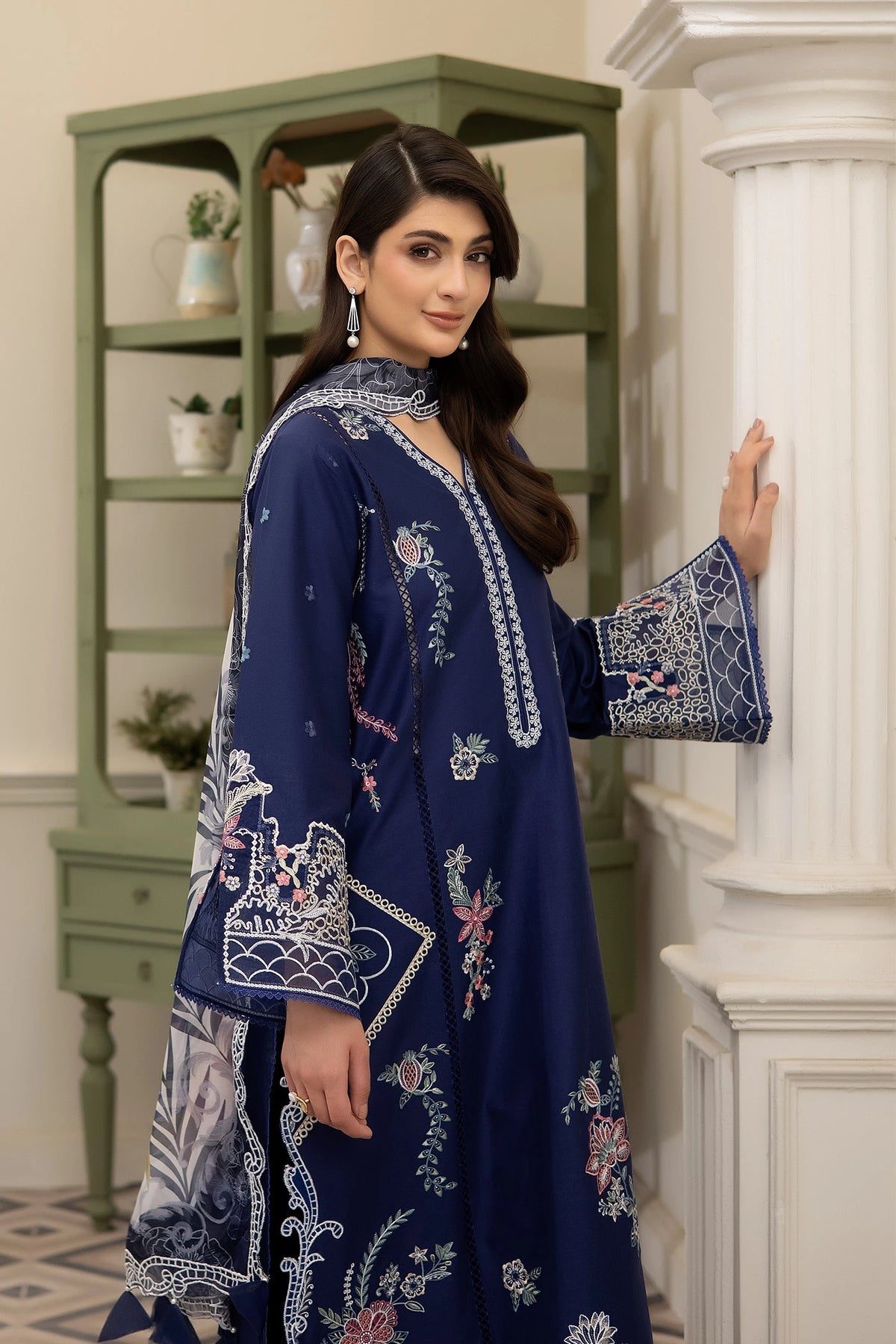 3 Piece – Embroidered Lawn