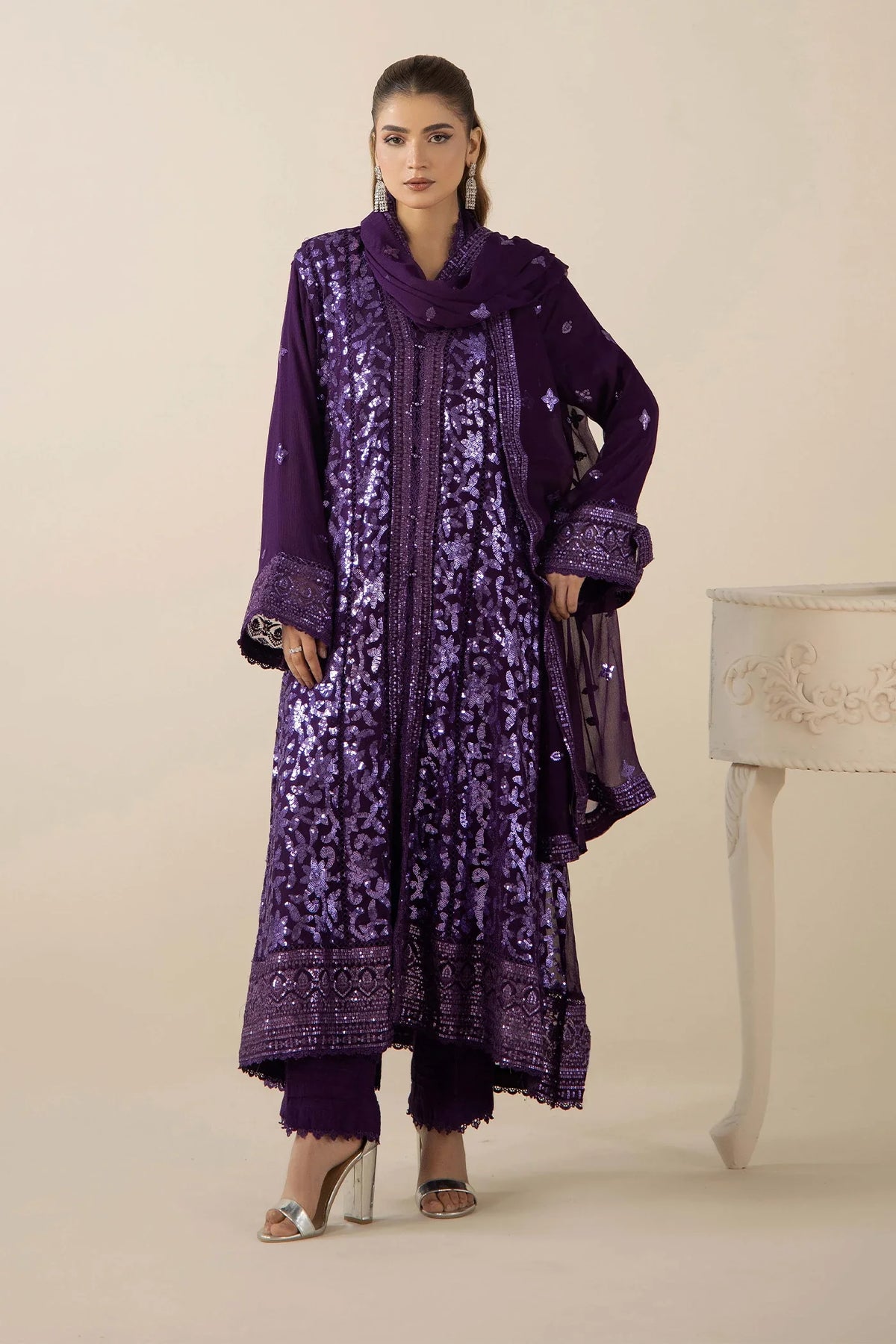 ADAN GOWNS'25