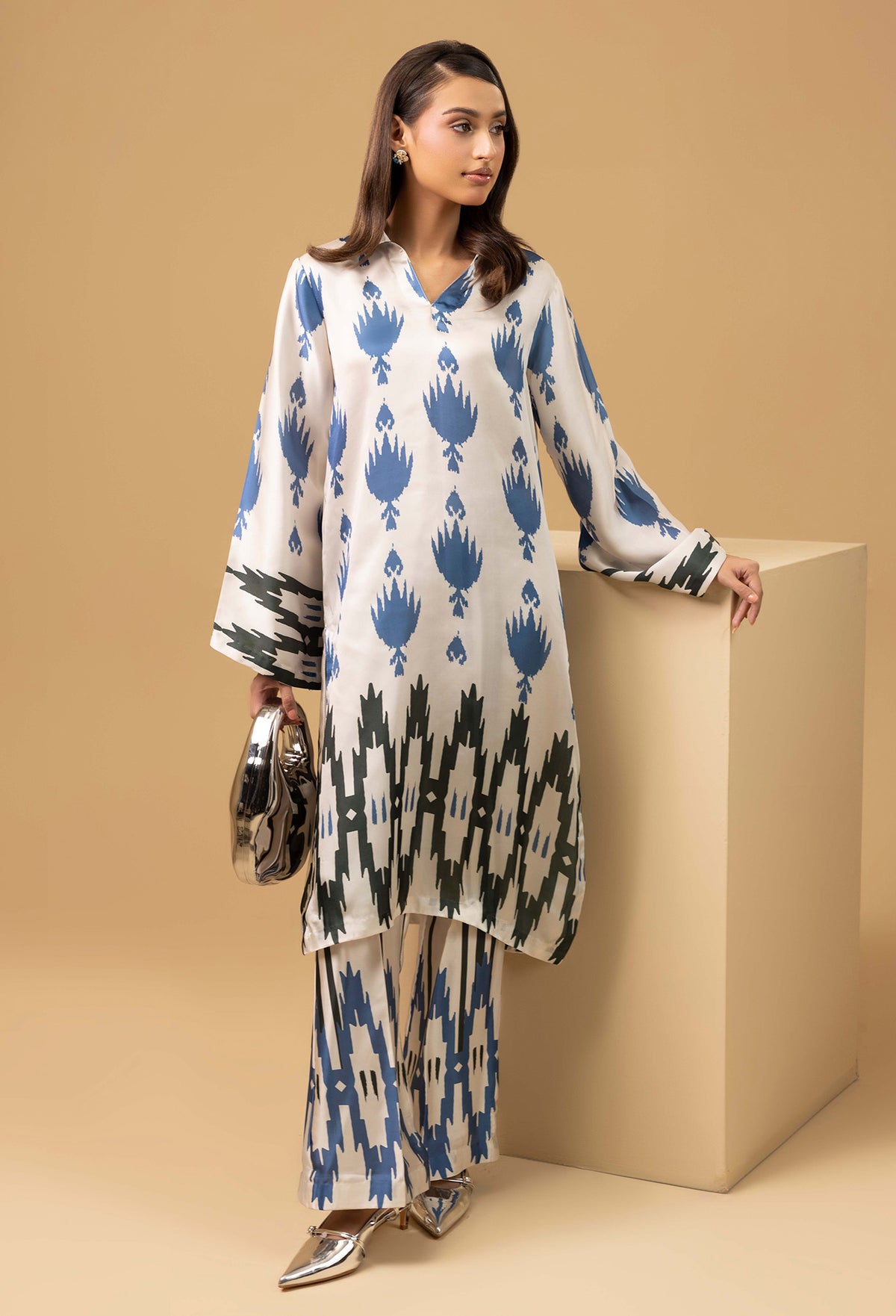 2 Piece – Printed Shamoz Silk