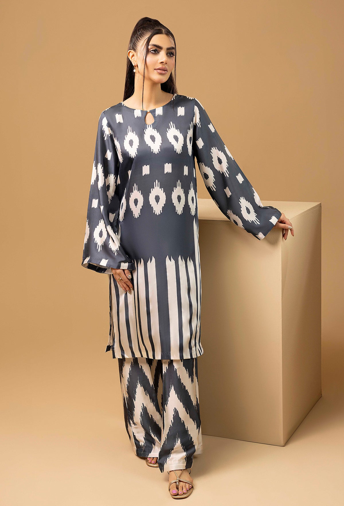 2 Piece – Printed Shamoz Silk