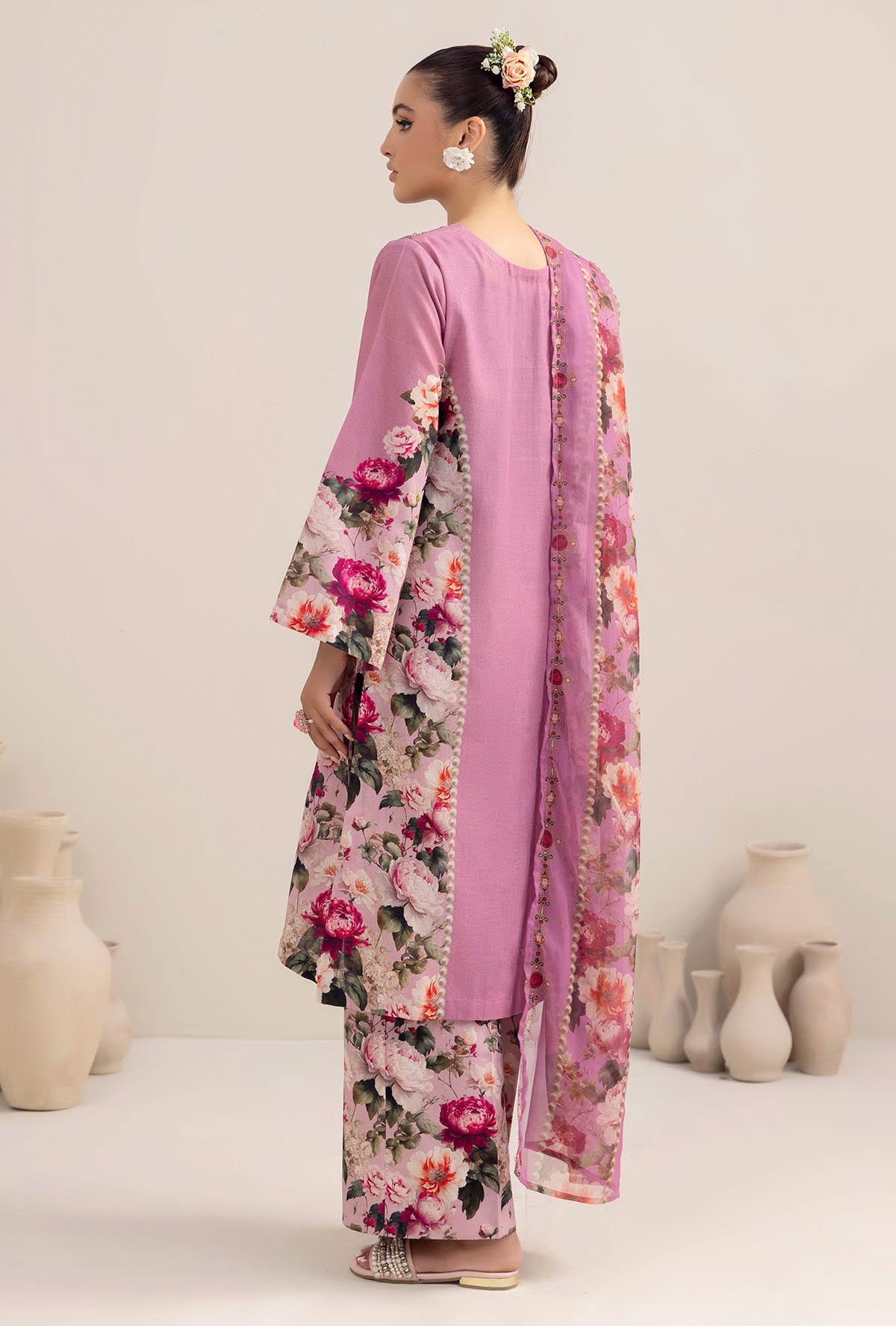 1 Piece – Embroidered Khaddar