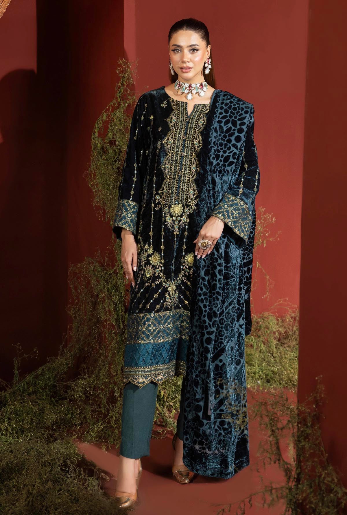 1 Piece – Embroidered Velvet