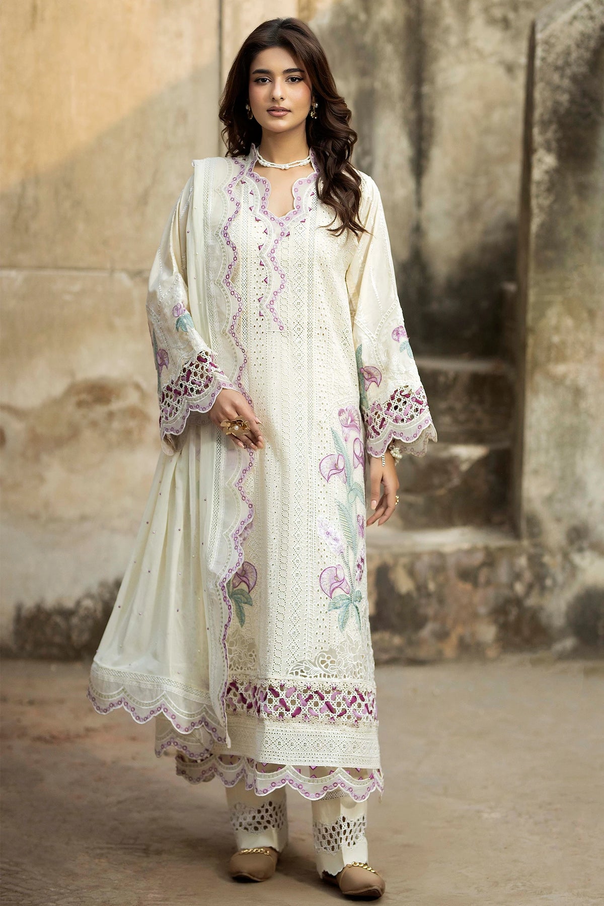 3 Piece – Embroidered Lawn