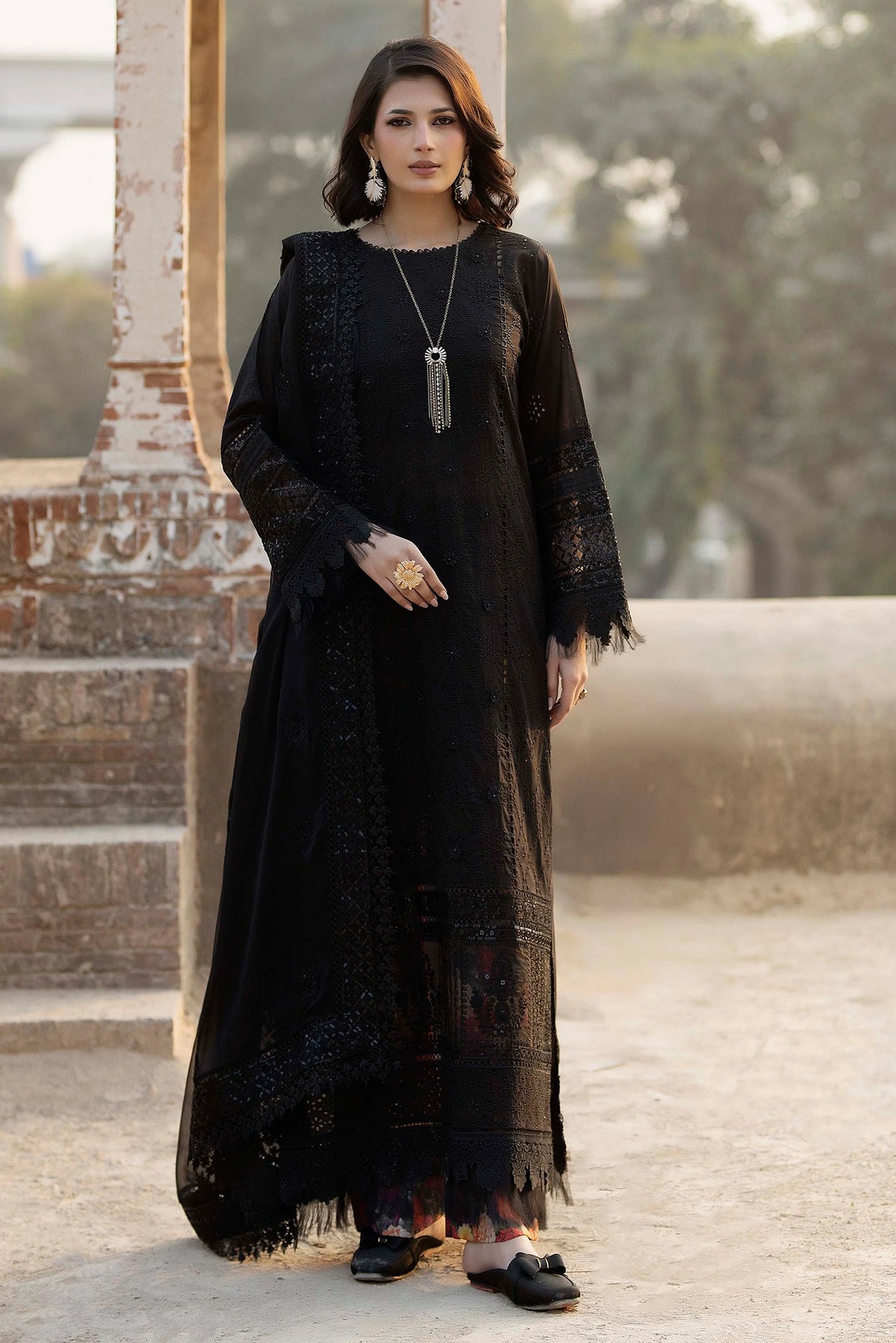 3 Piece – Embroidered Lawn