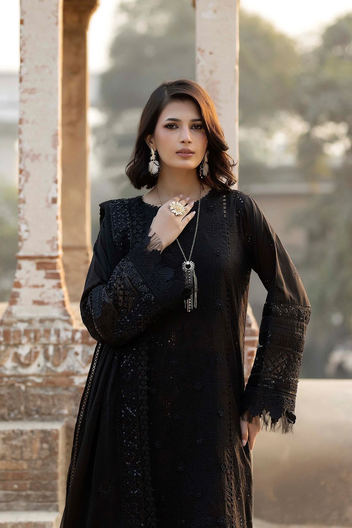 3 Piece – Embroidered Lawn