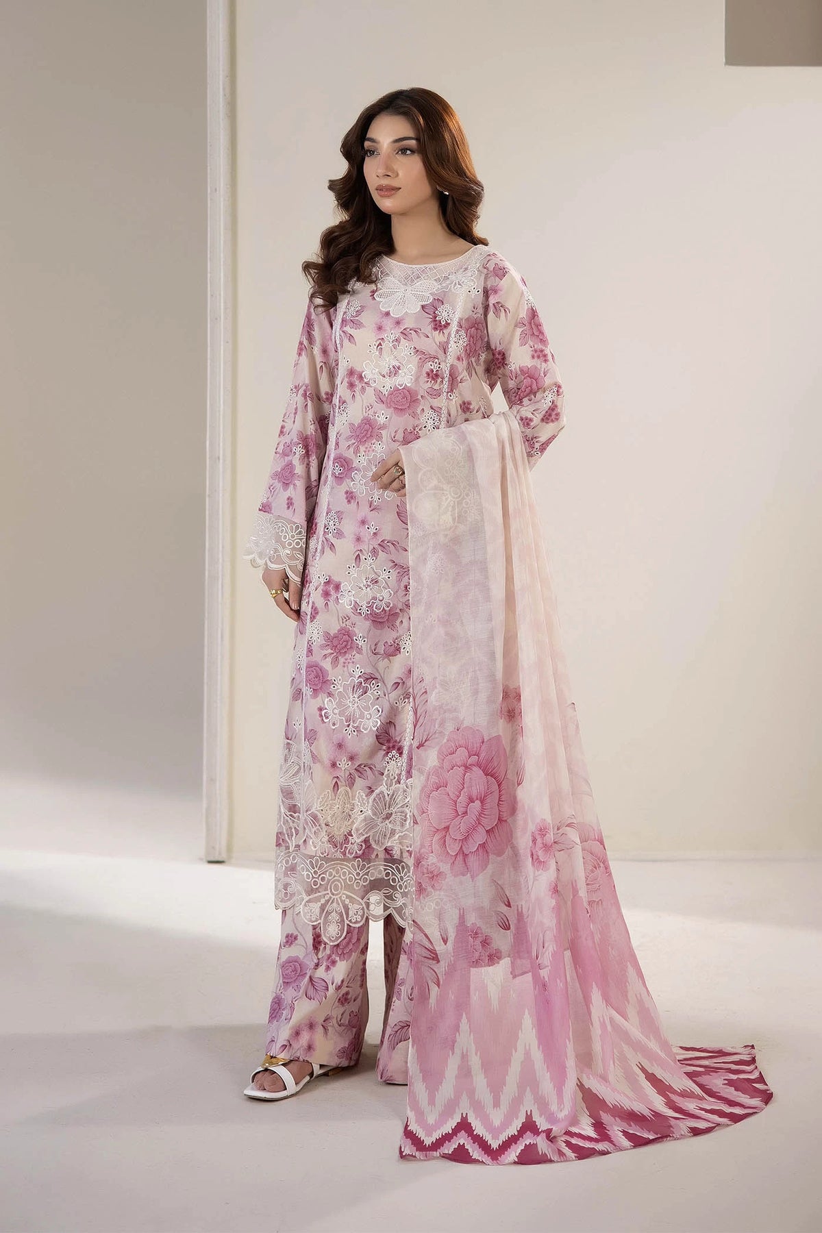 3 Piece – Embroidered Lawn