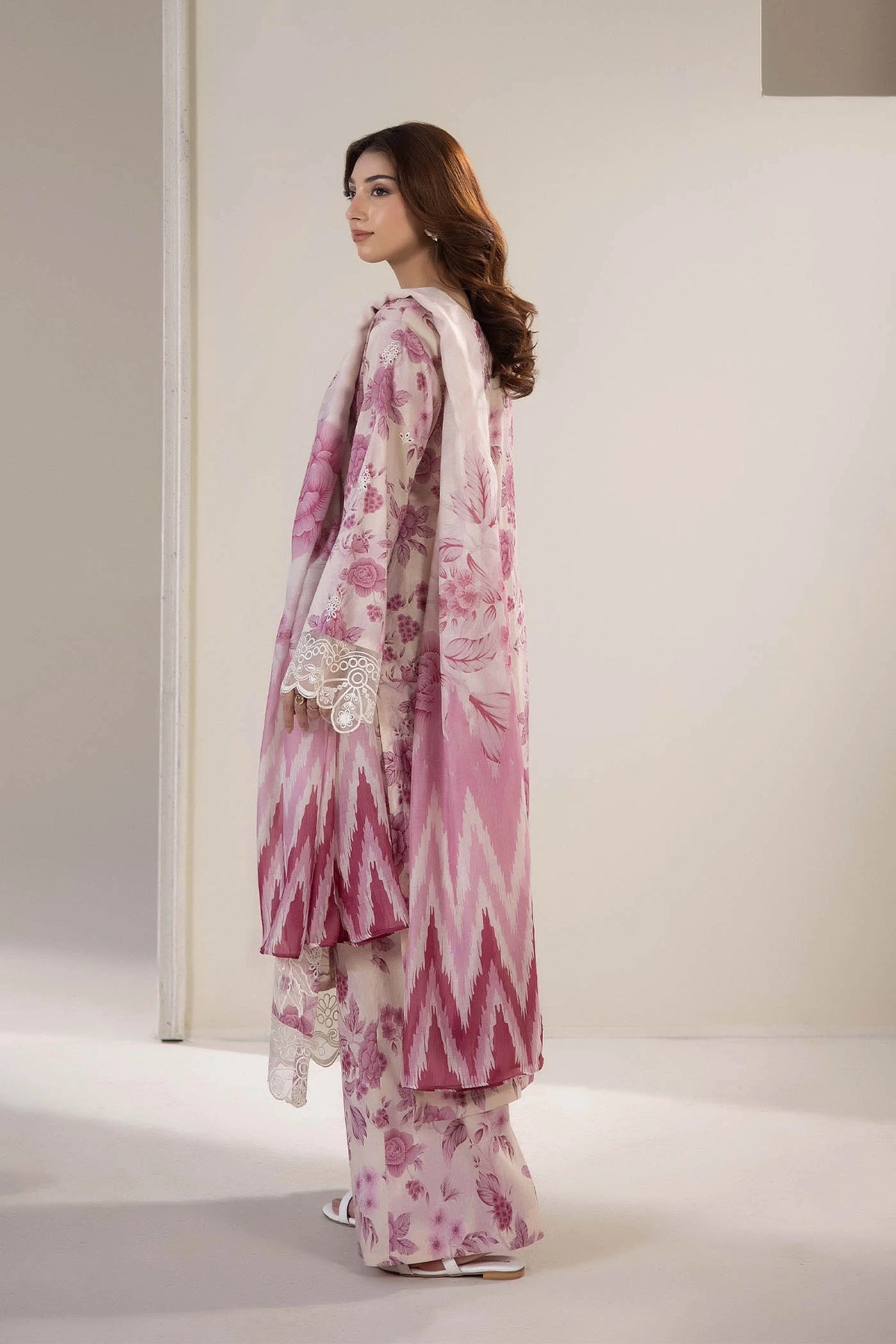 3 Piece – Embroidered Lawn