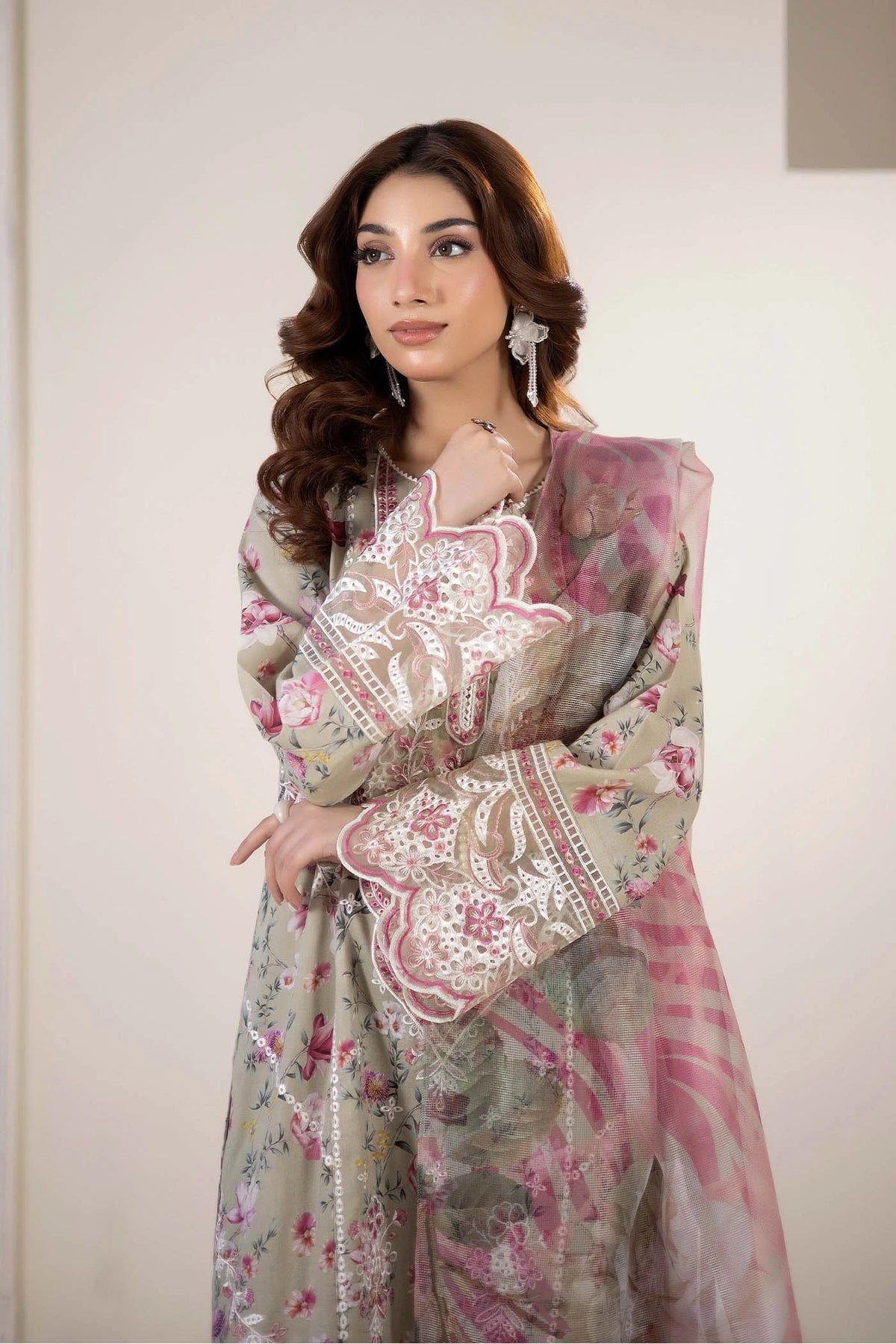 3 Piece – Embroidered Lawn