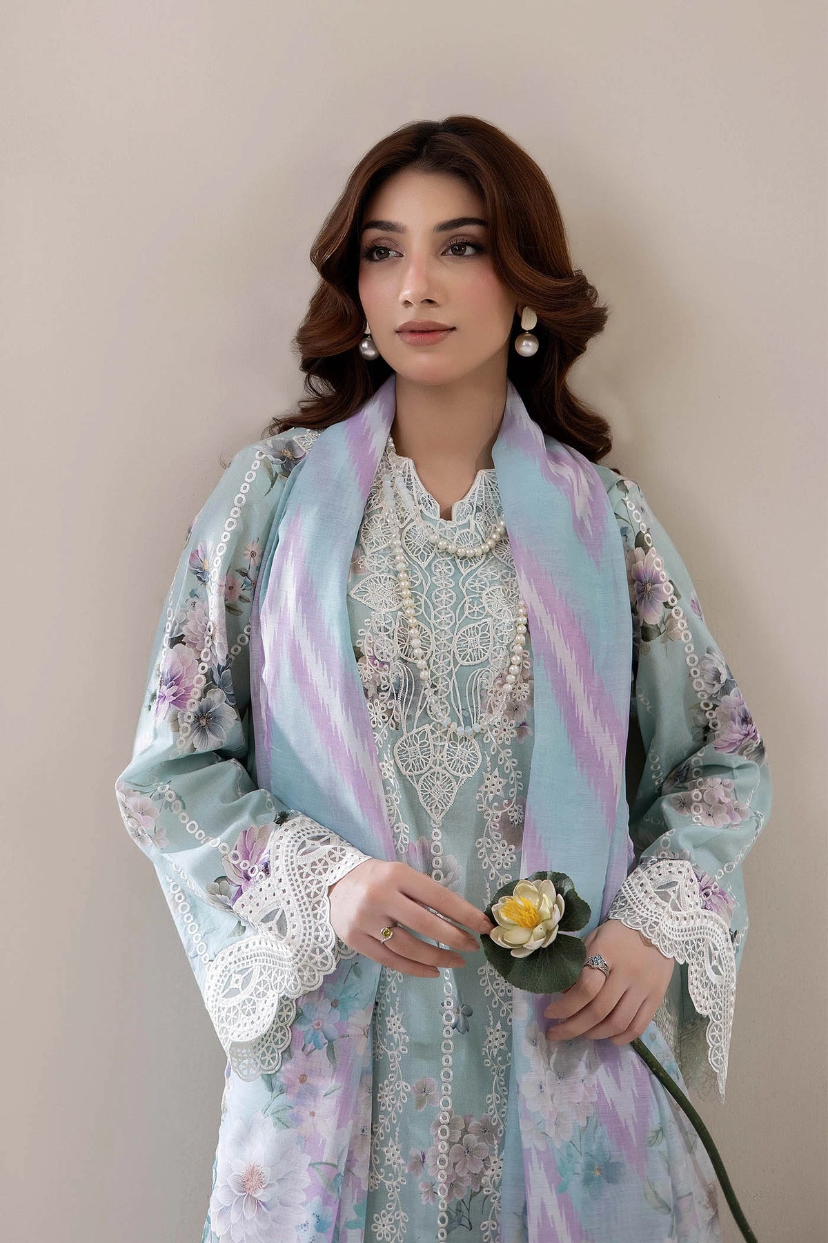 3 Piece – Embroidered Lawn