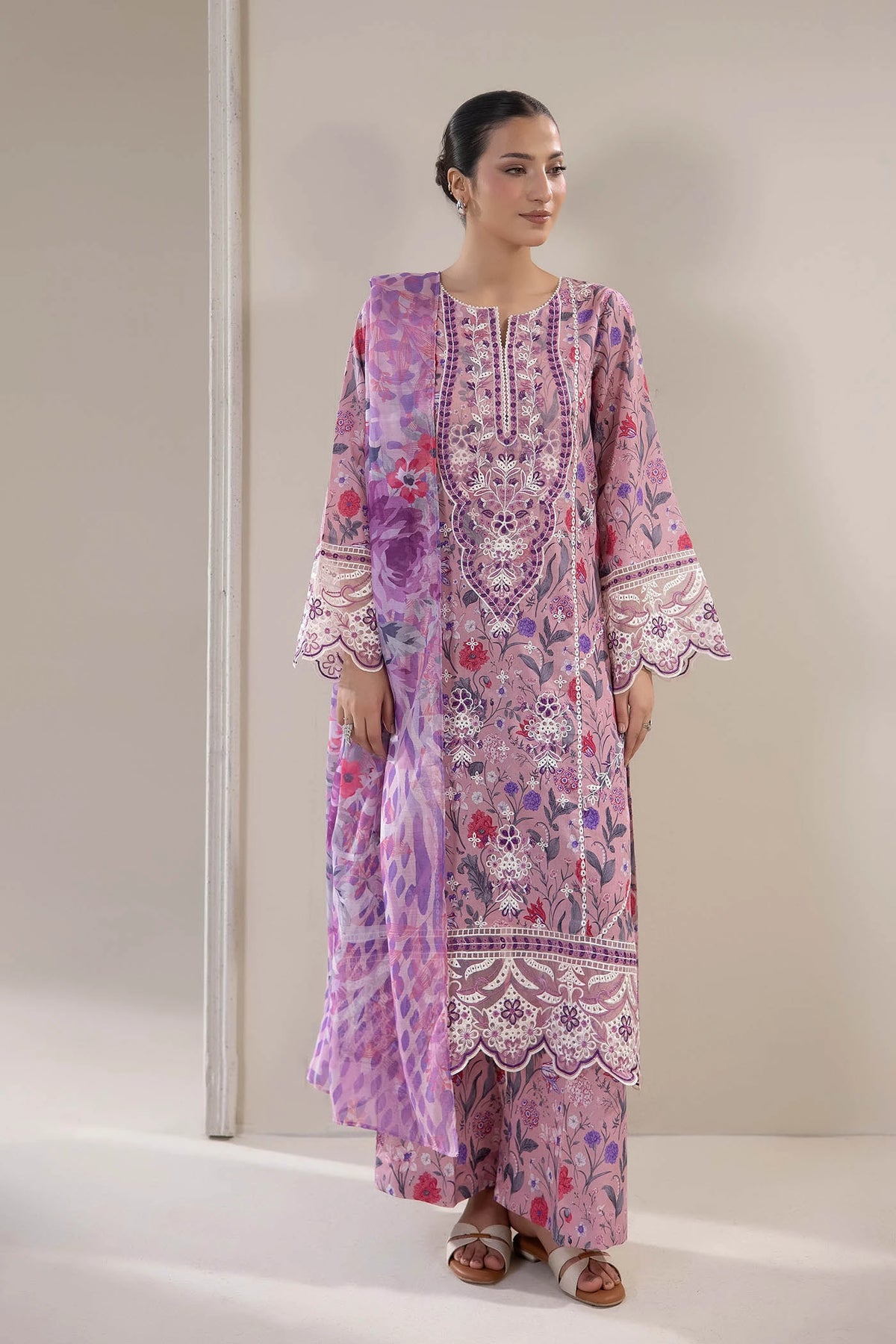 3 Piece – Embroidered Lawn