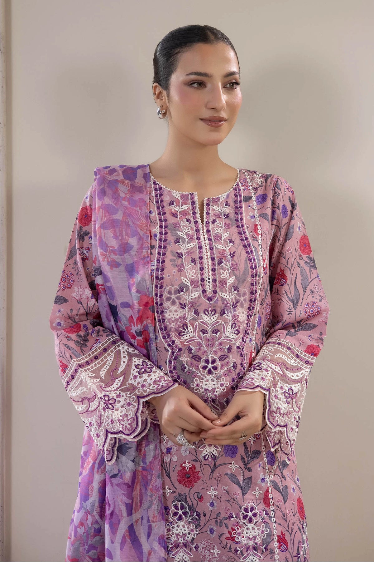 3 Piece – Embroidered Lawn