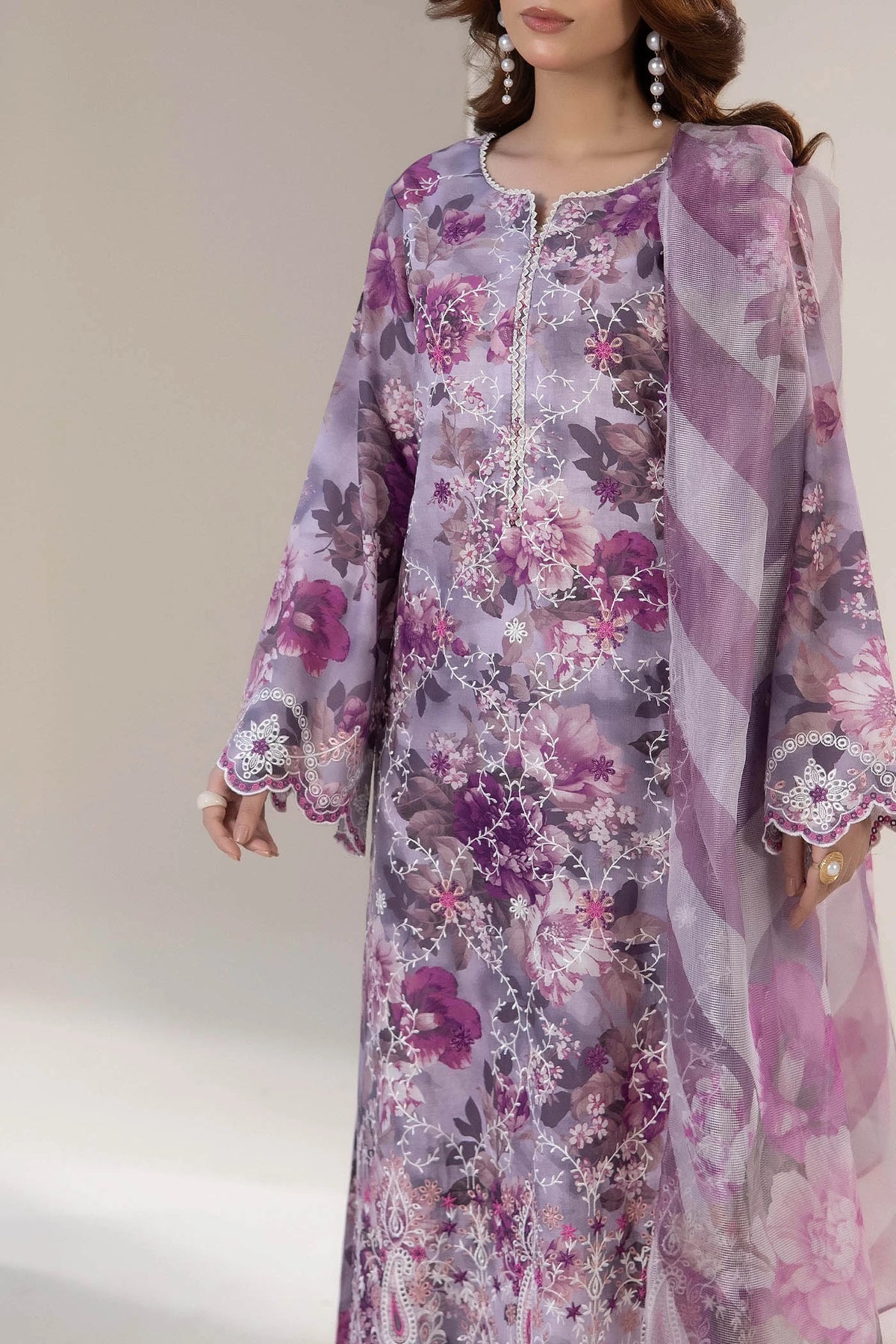 3 Piece – Embroidered Lawn