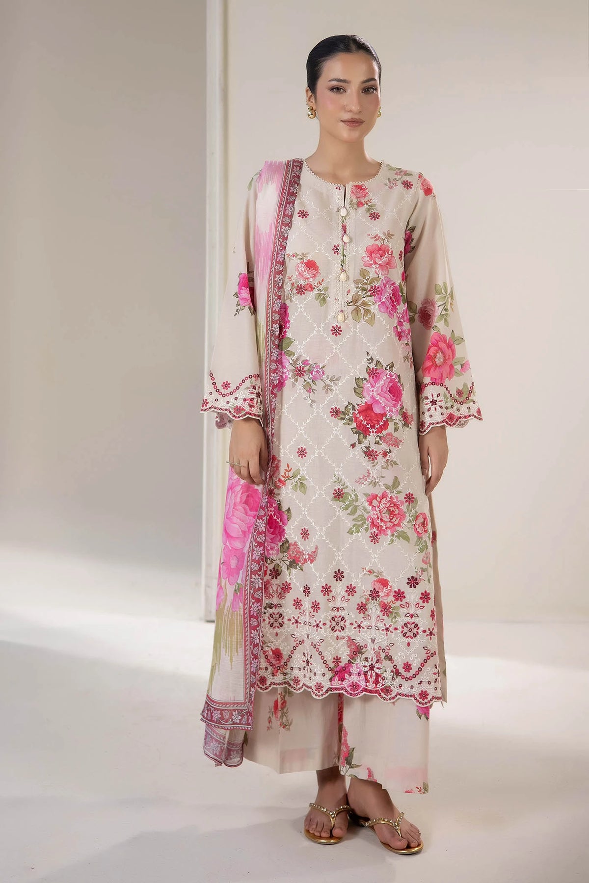 3 Piece – Embroidered Lawn