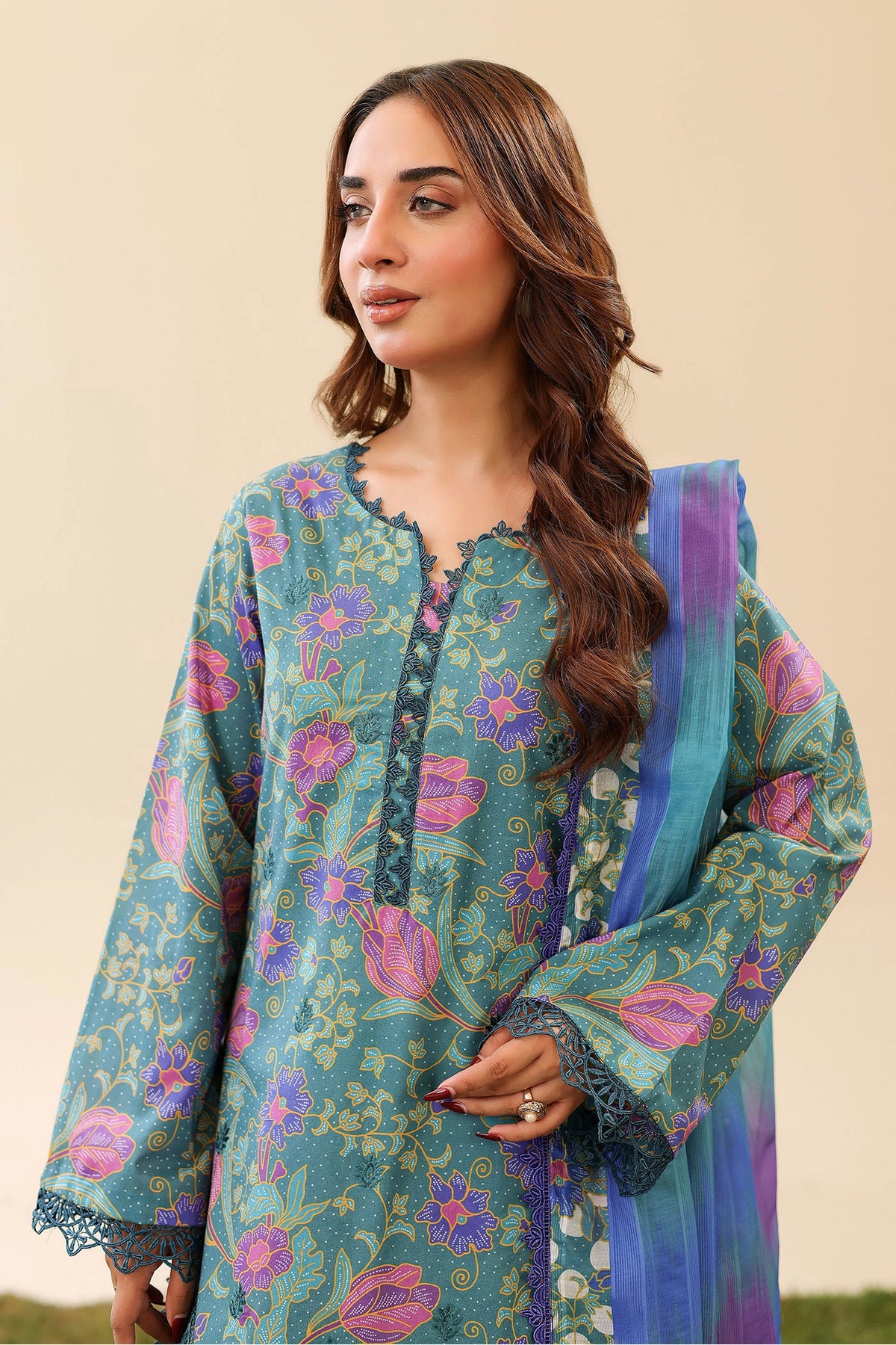 3 Piece – Embroidered Lawn