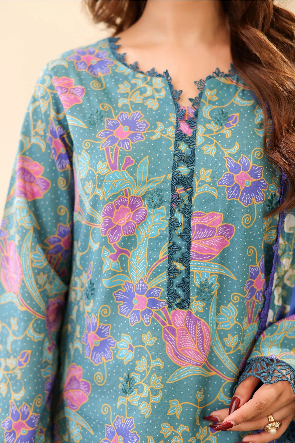 3 Piece – Embroidered Lawn