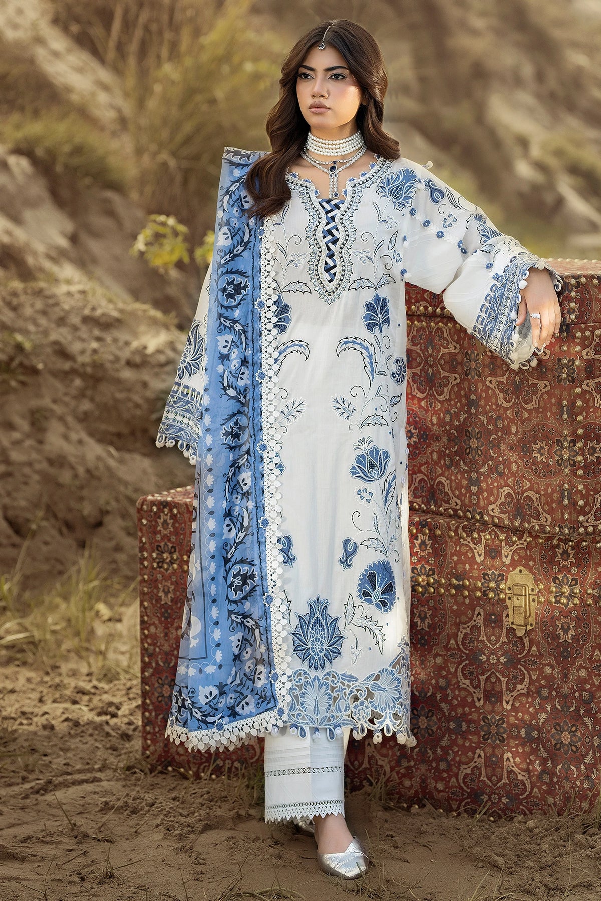 3 Piece – Embroidered Lawn