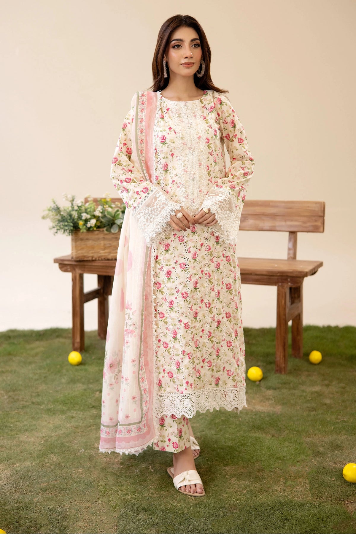 3 Piece – Embroidered Lawn