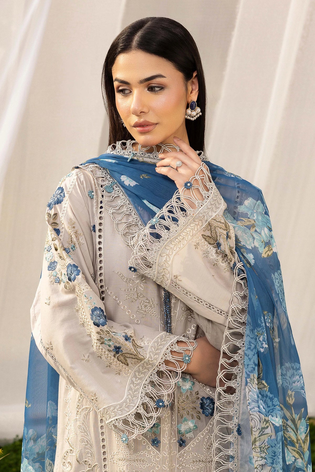 3 Piece – Embroidered Lawn