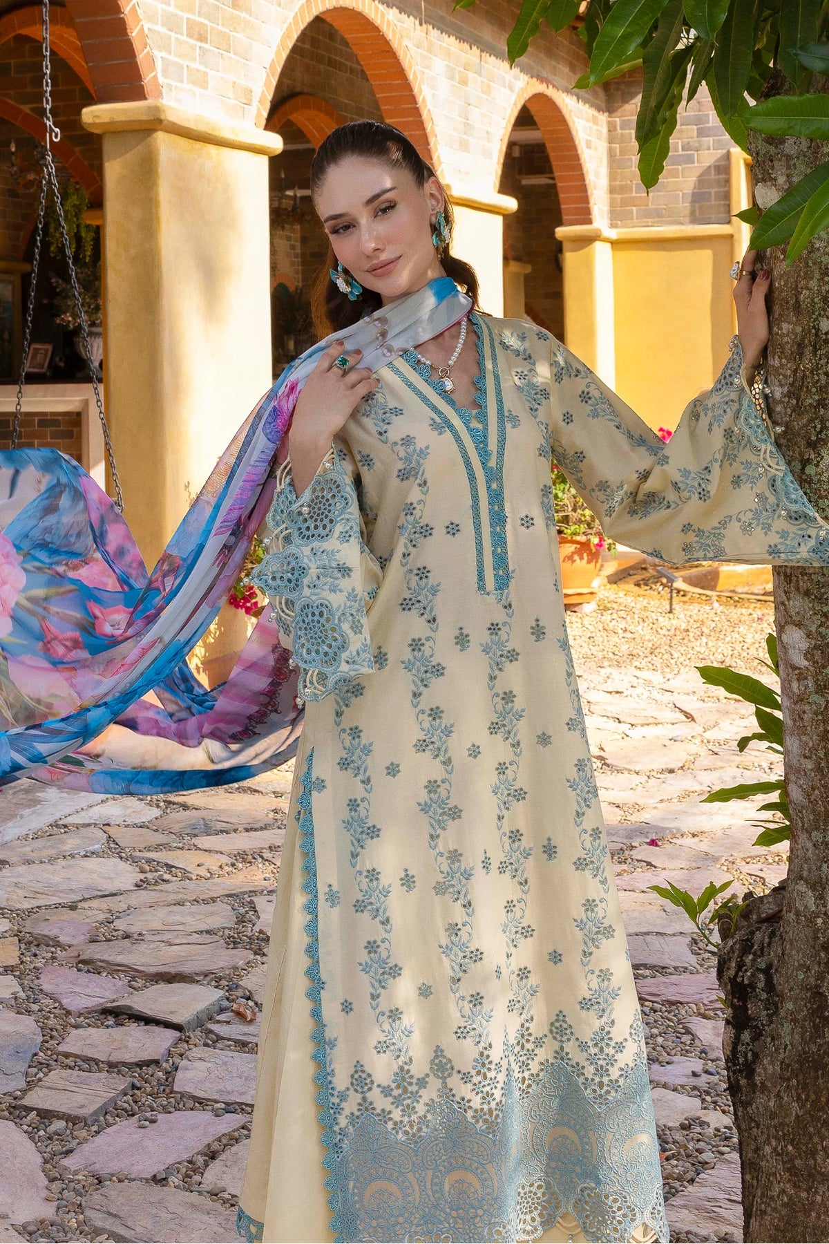 3 Piece – Embroidered Lawn