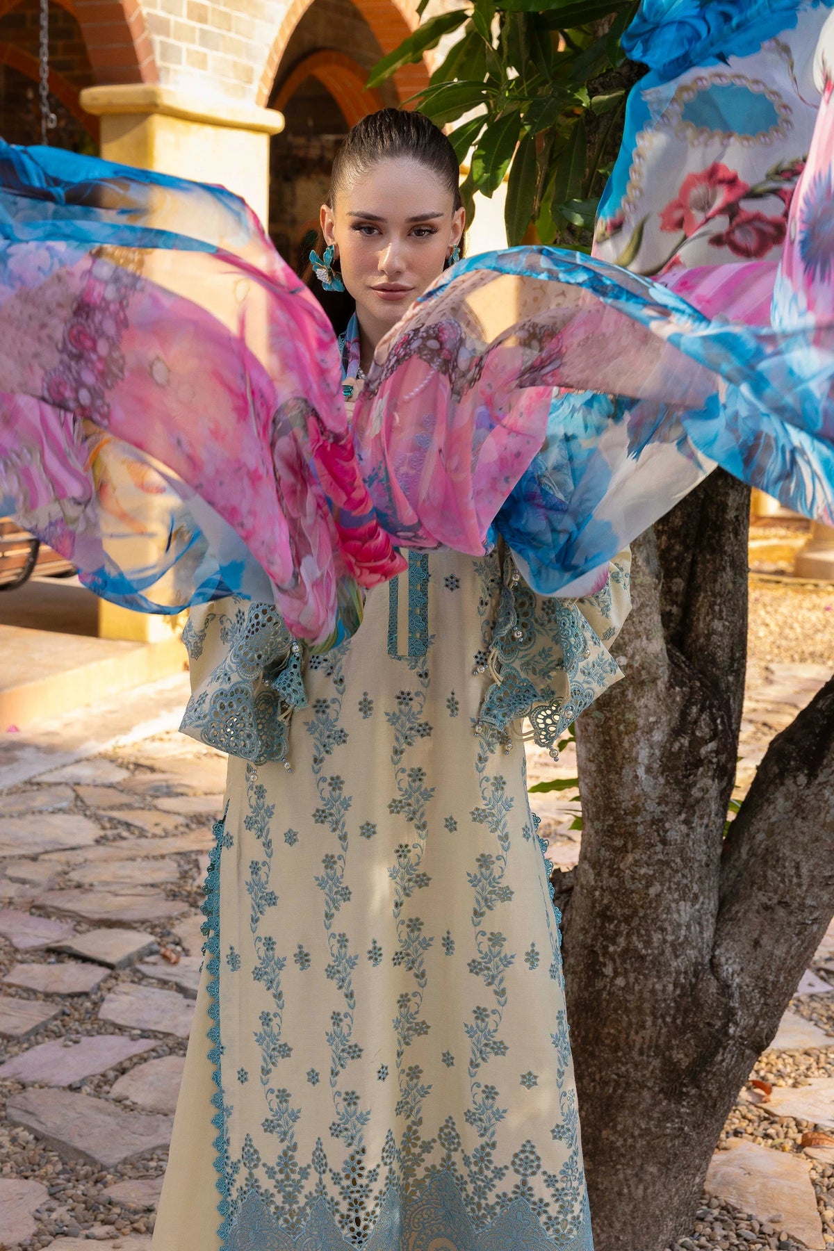 3 Piece – Embroidered Lawn