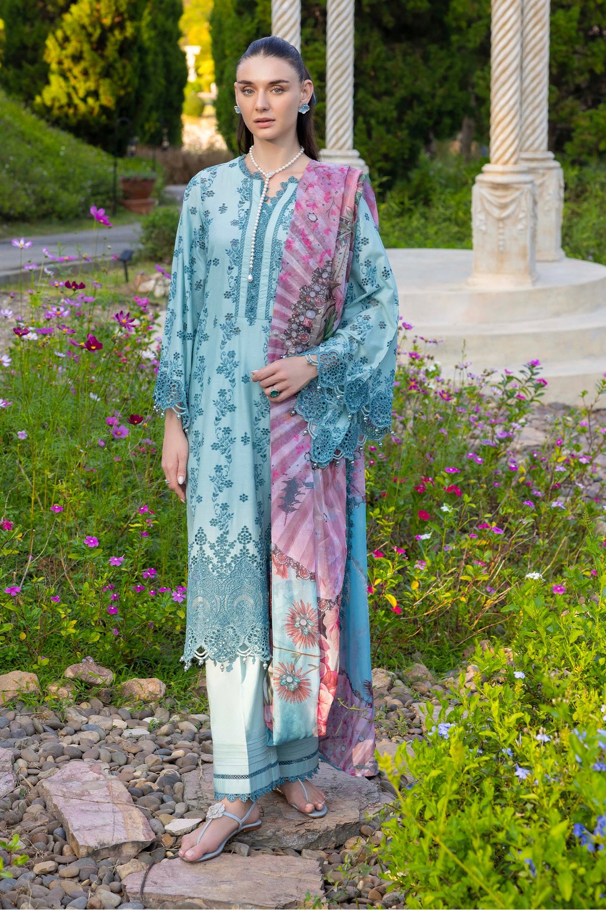 3 Piece – Embroidered Lawn