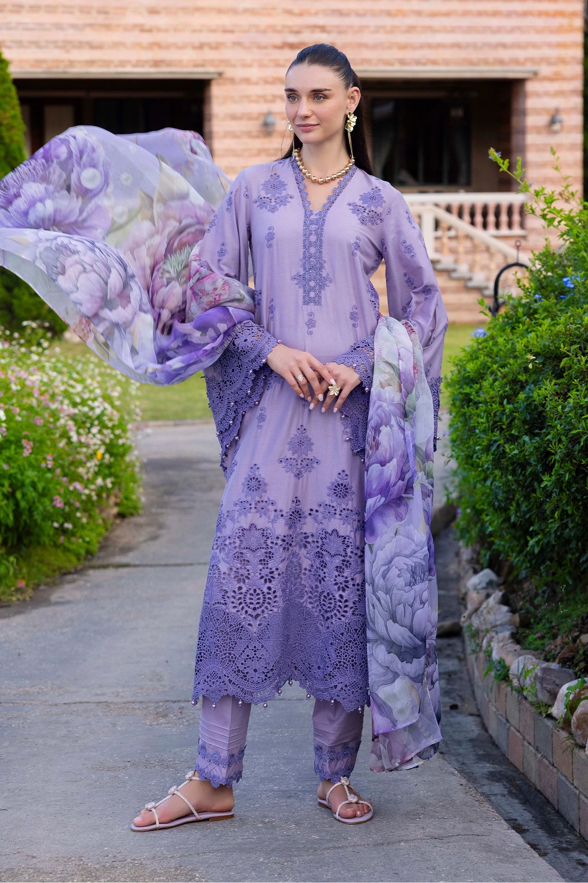 3 Piece – Embroidered Lawn