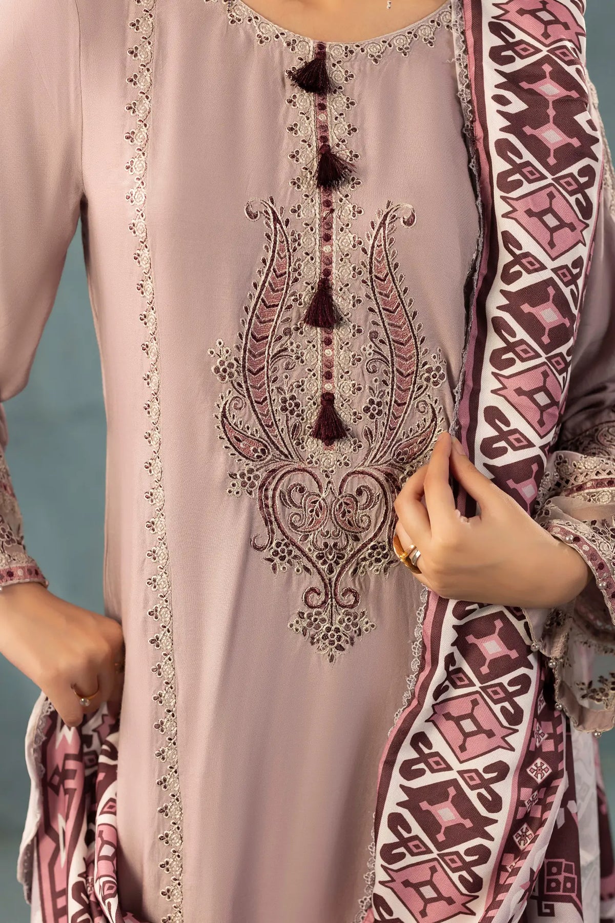 3 Piece – Embroidered Linen