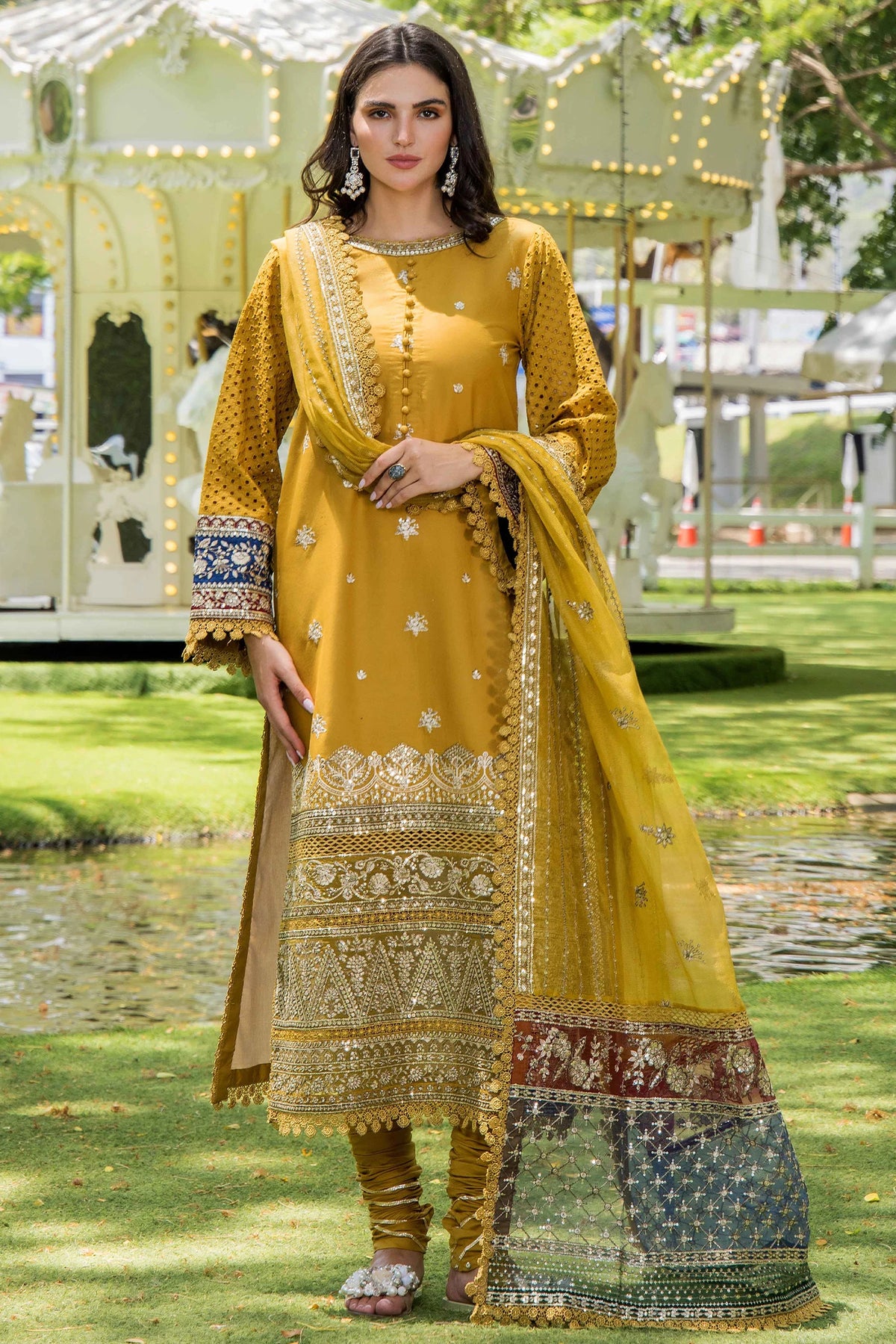 3 Piece – Embroidered Lawn