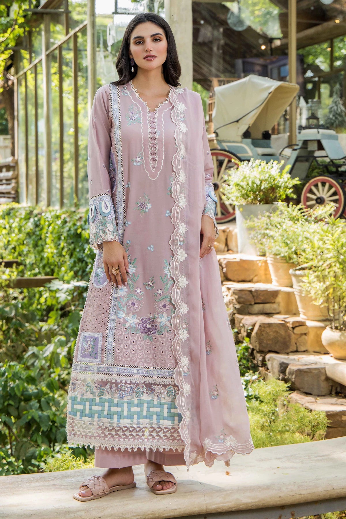 3 Piece – Embroidered Lawn