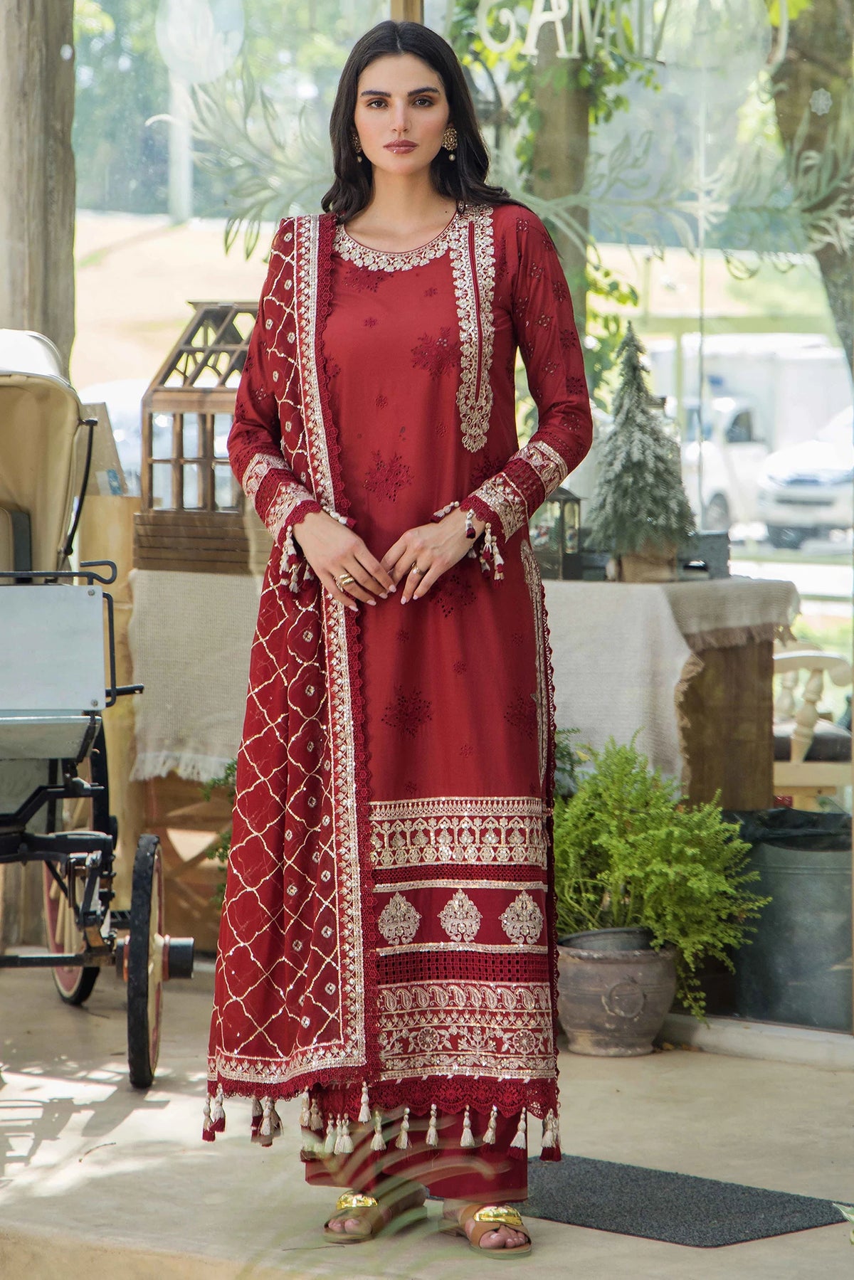 3 Piece – Embroidered Lawn