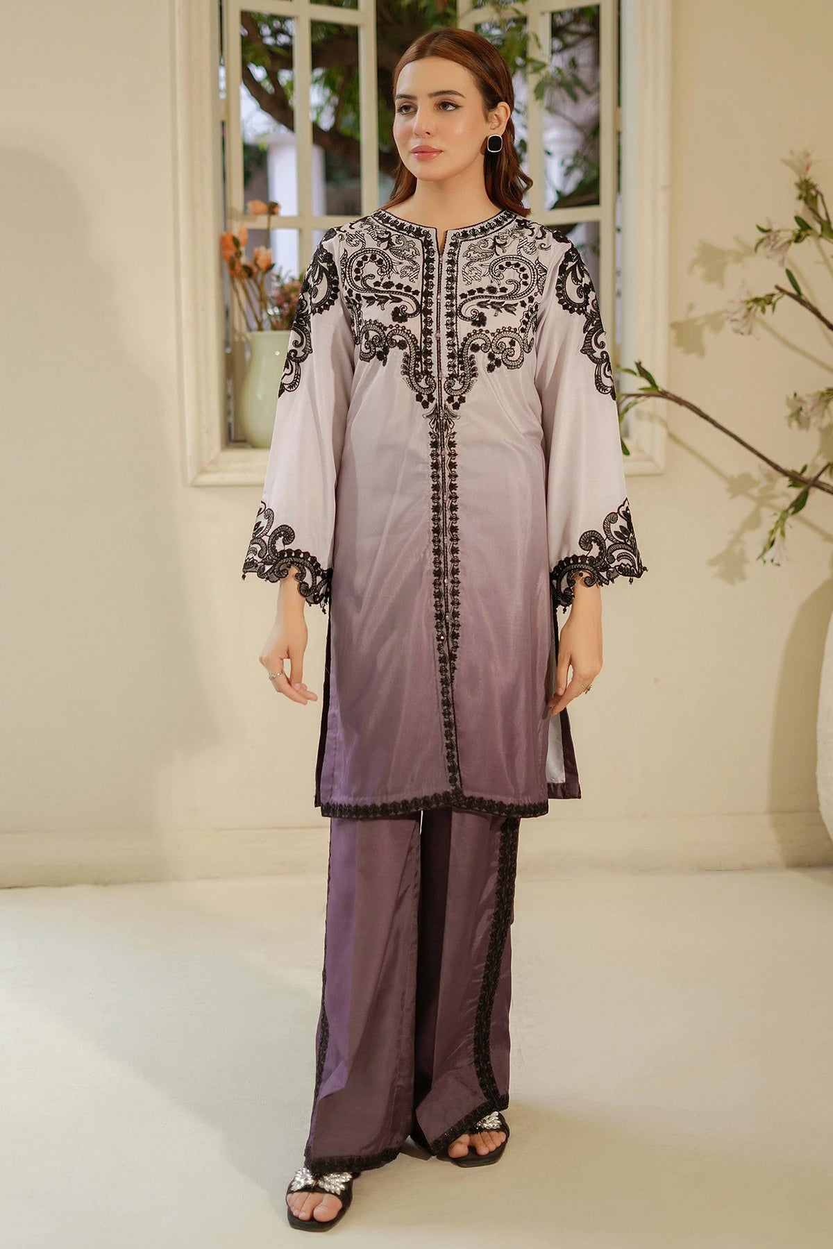 2 Piece – Embroidered Lawn