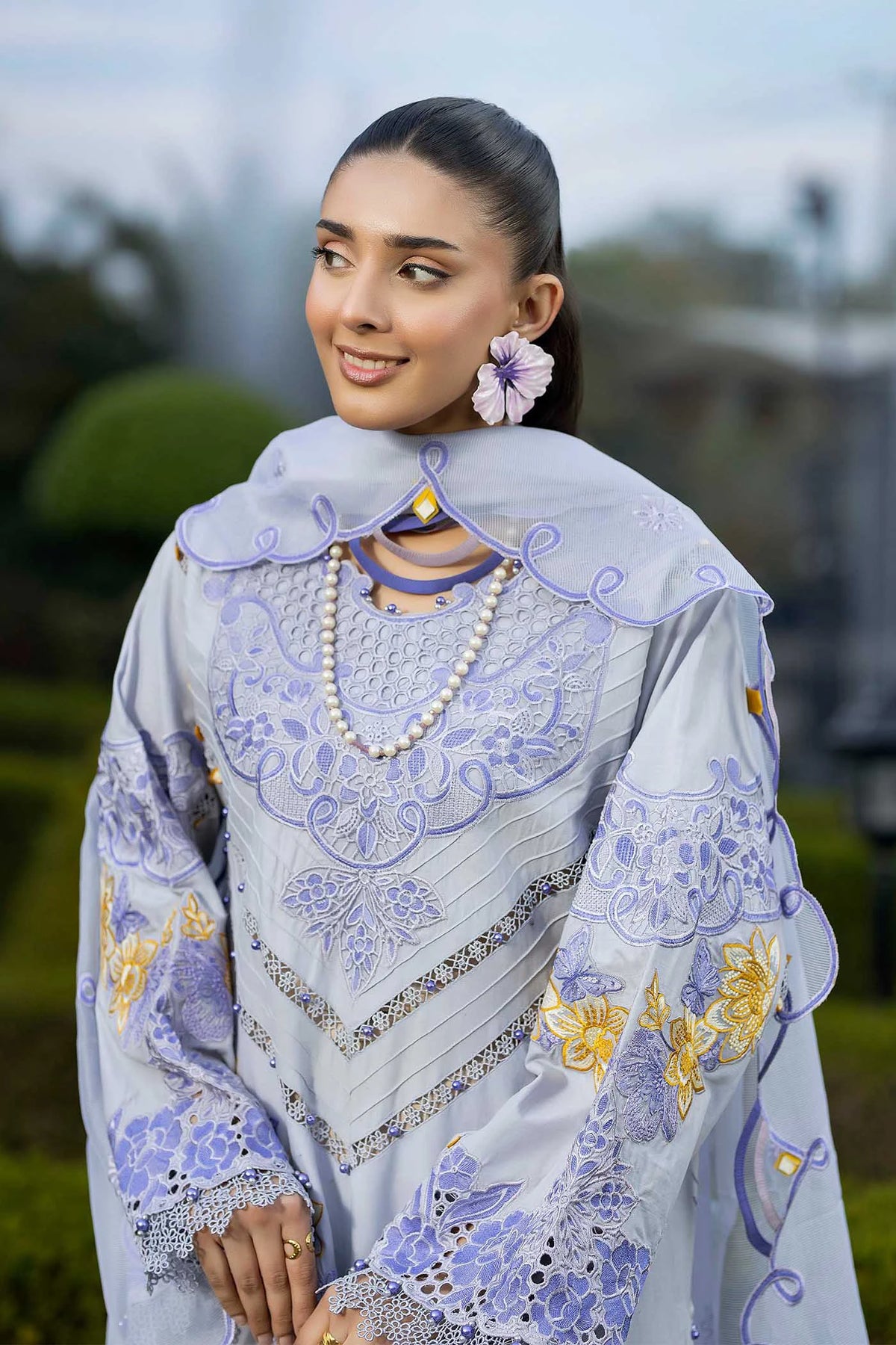 3 Piece – Embroidered Lawn