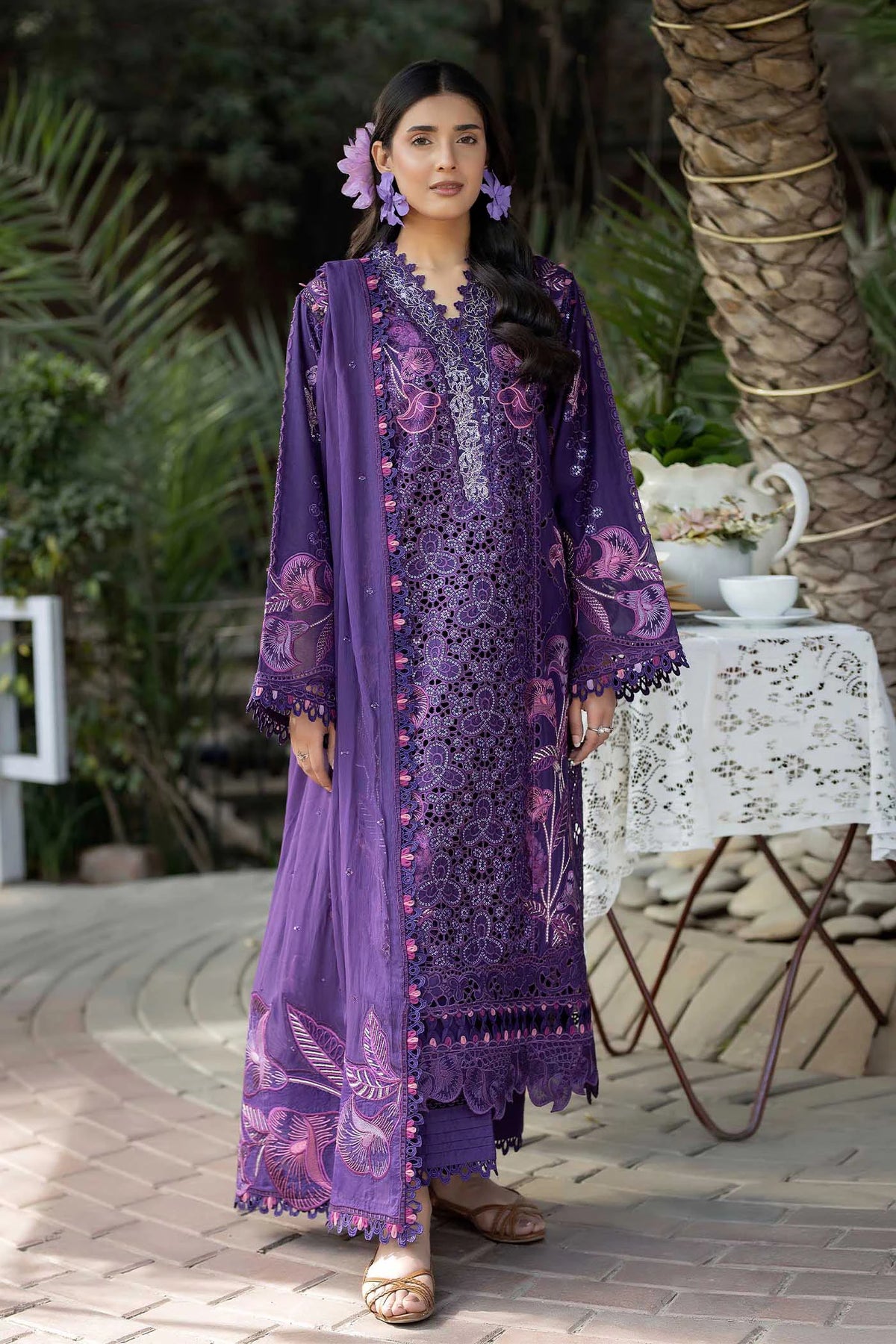 3 Piece – Embroidered Lawn