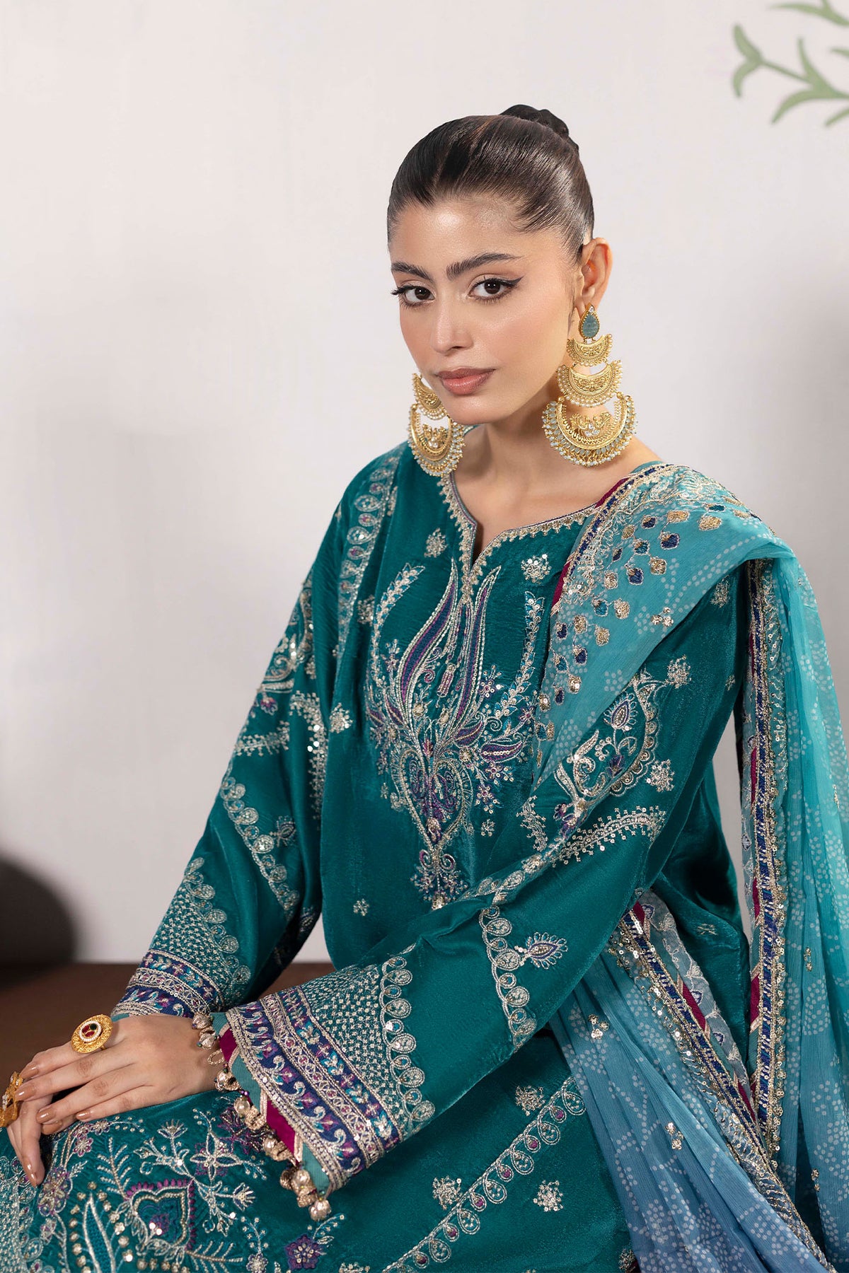3 Piece – Embroidered Velvet