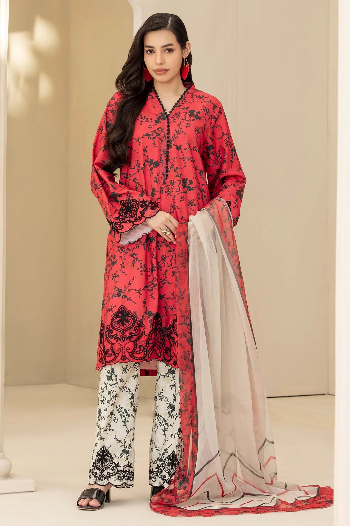 3 Piece – Embroidered Khaddar
