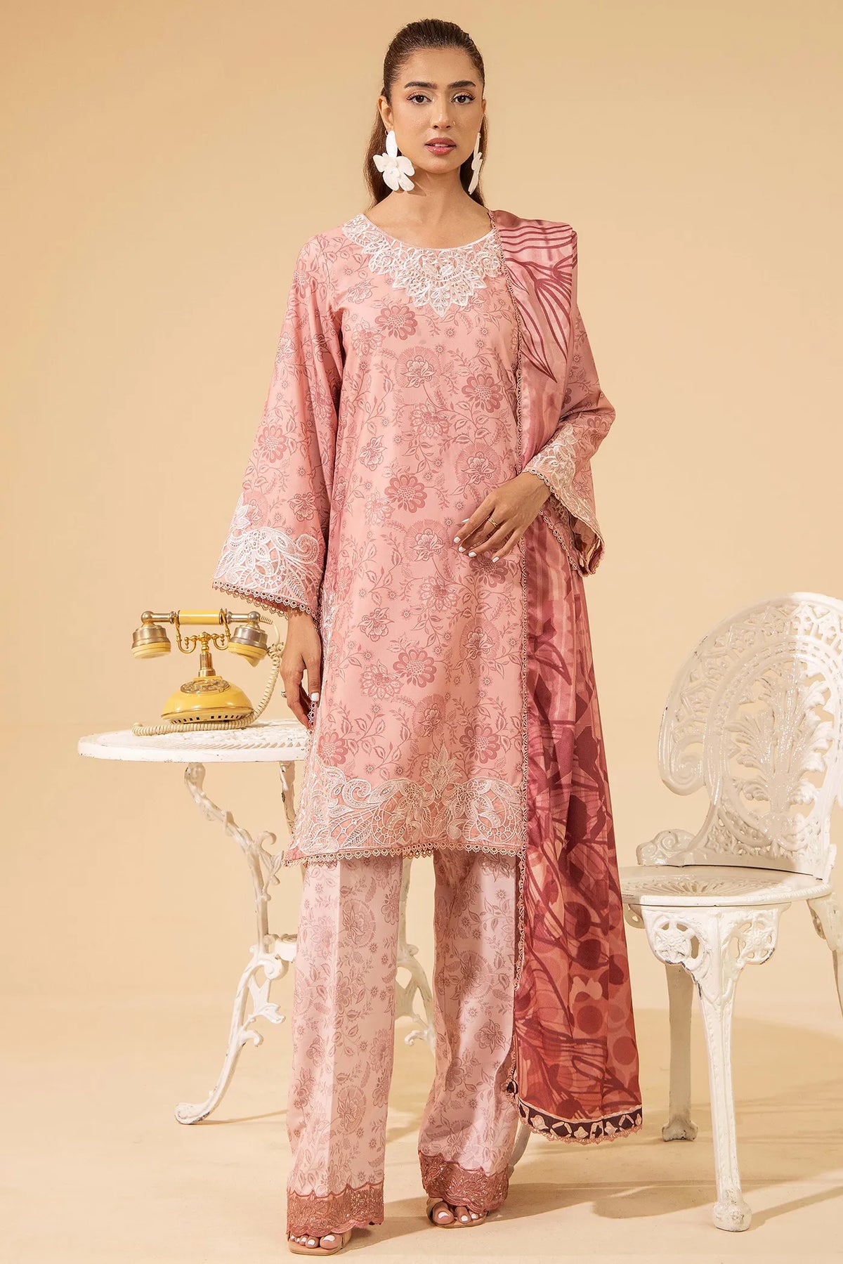 3 Piece – Printed Khaddar