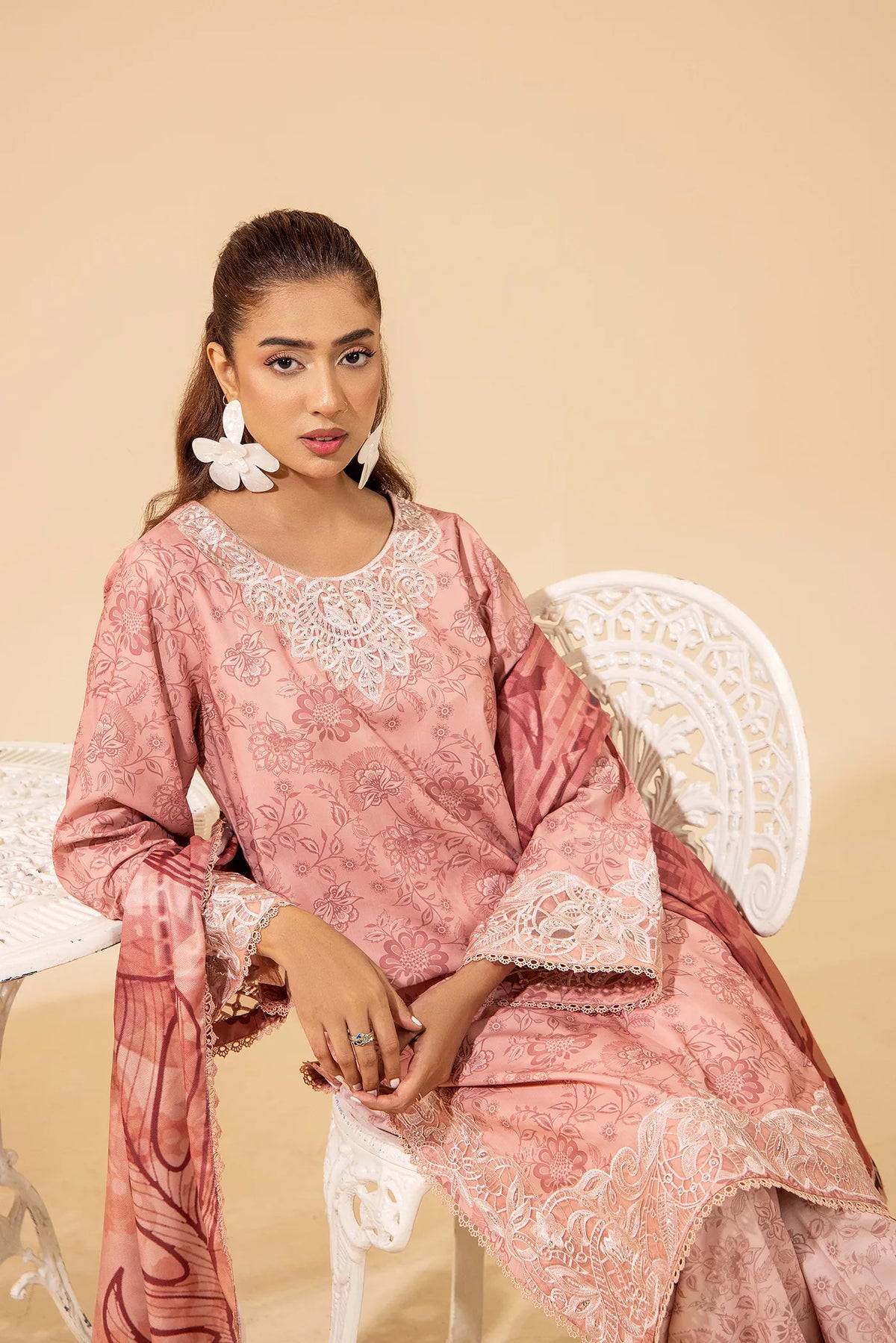 3 Piece – Printed Khaddar