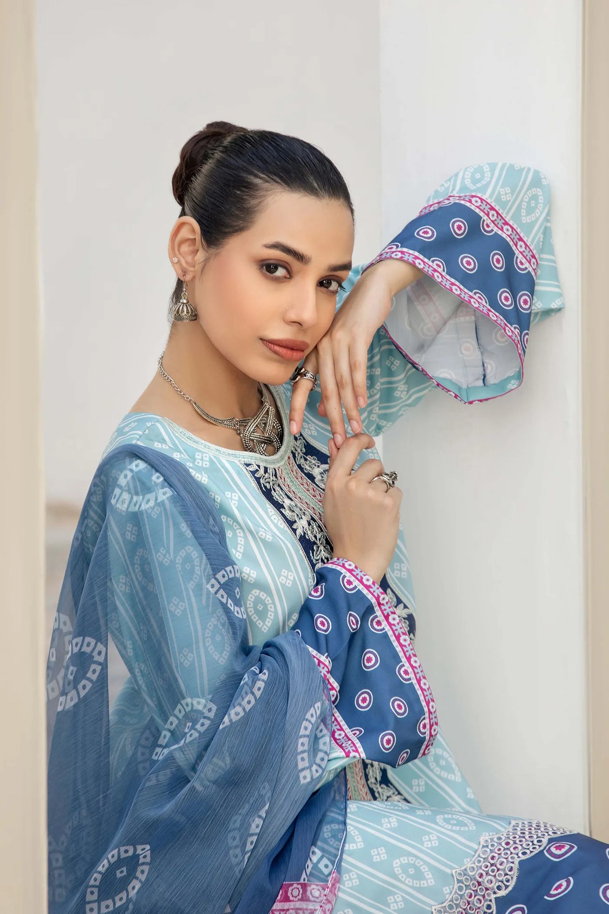 3 Piece – Embroidered Khaddar