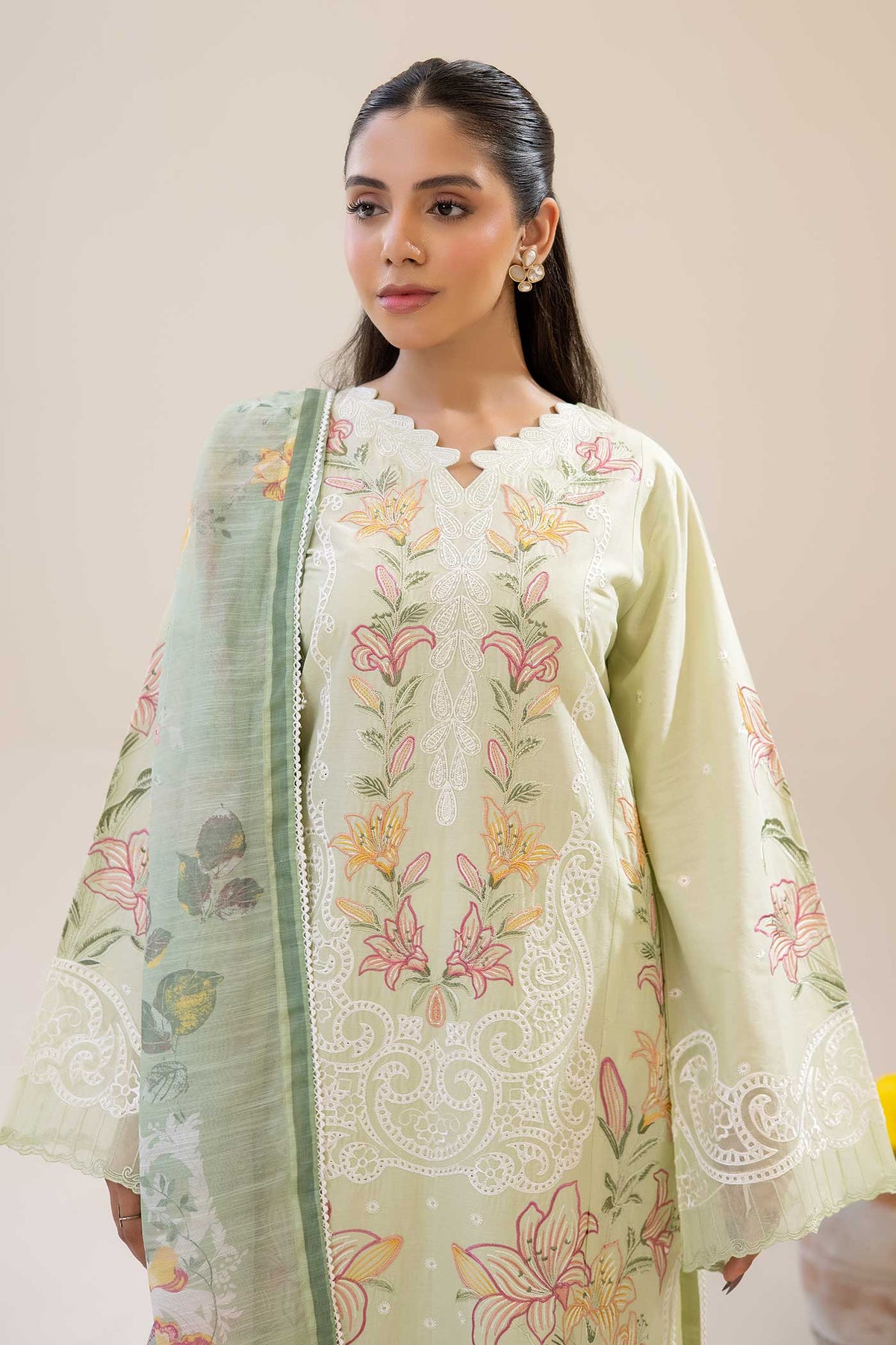3 Piece – Embroidered Lawn