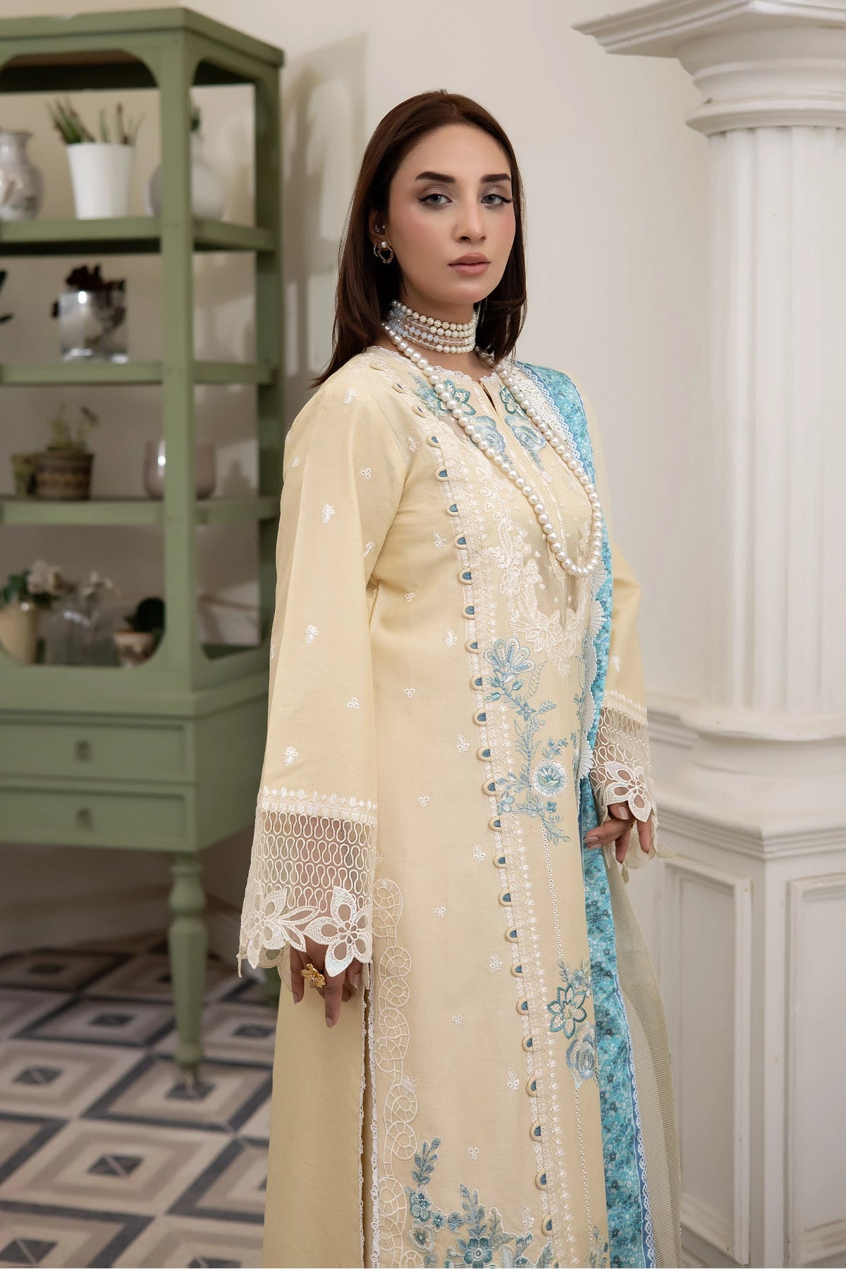 3 Piece – Embroidered Lawn