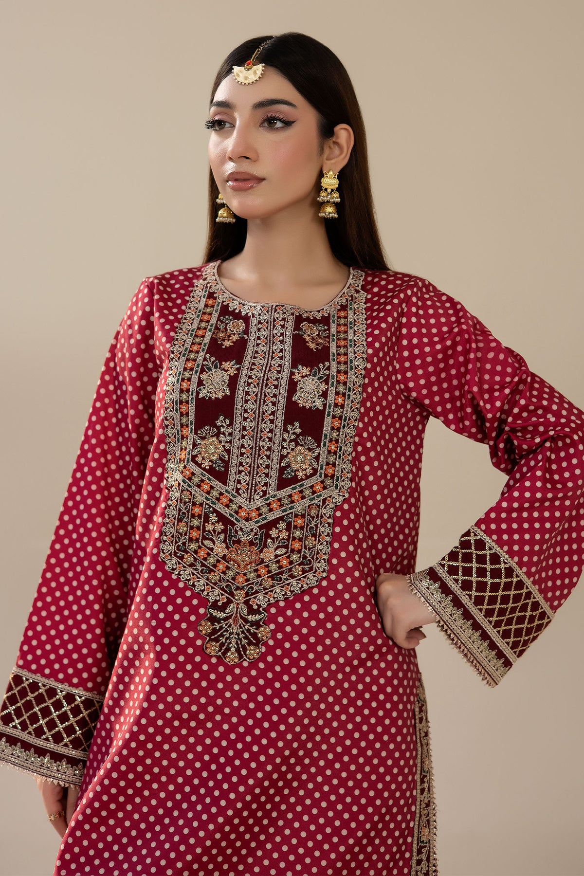 2 Piece – Embroidered Crepe Silk